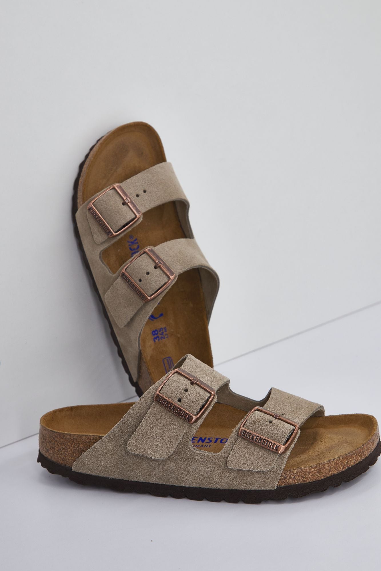 BIRKENSTOCK ARIZONA en color BEIS (3)