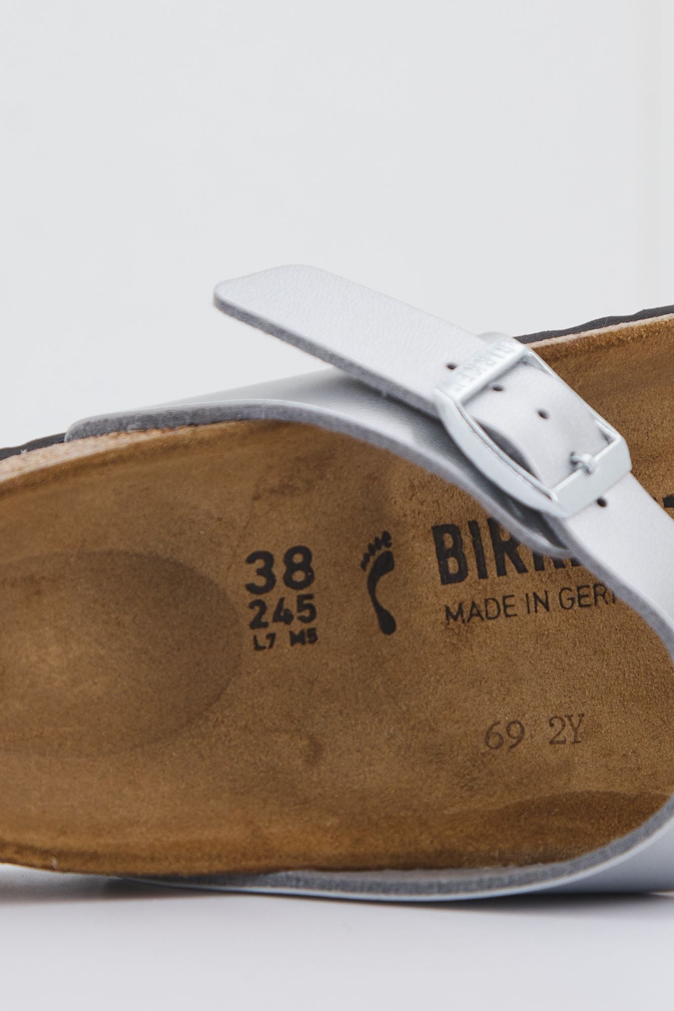 BIRKENSTOCK GIZEH BF en color PLATA (6)