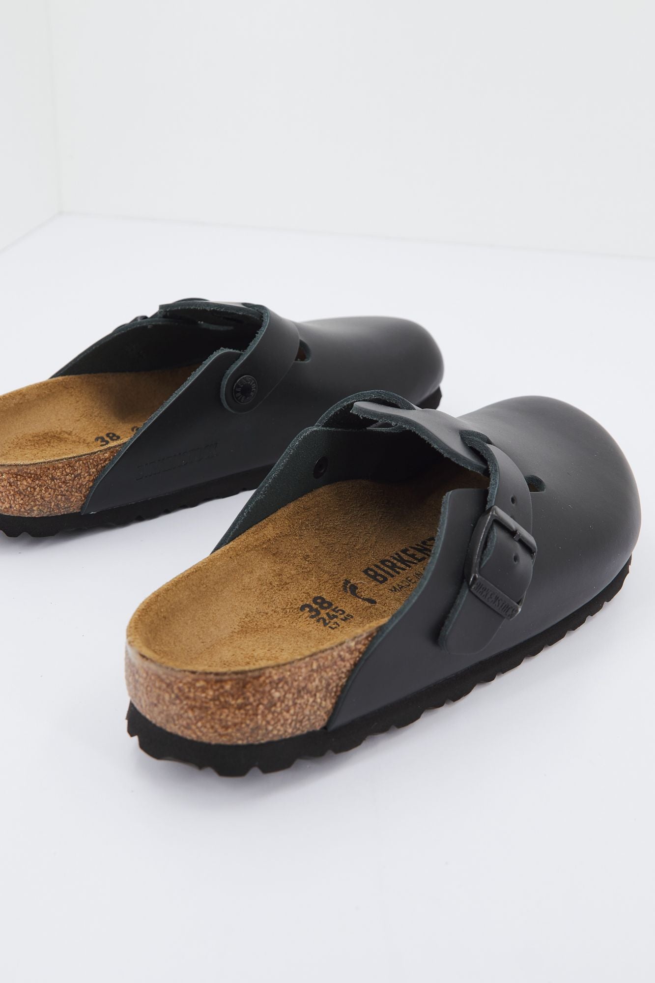 BIRKENSTOCK BOSTON en color NEGRO (3)