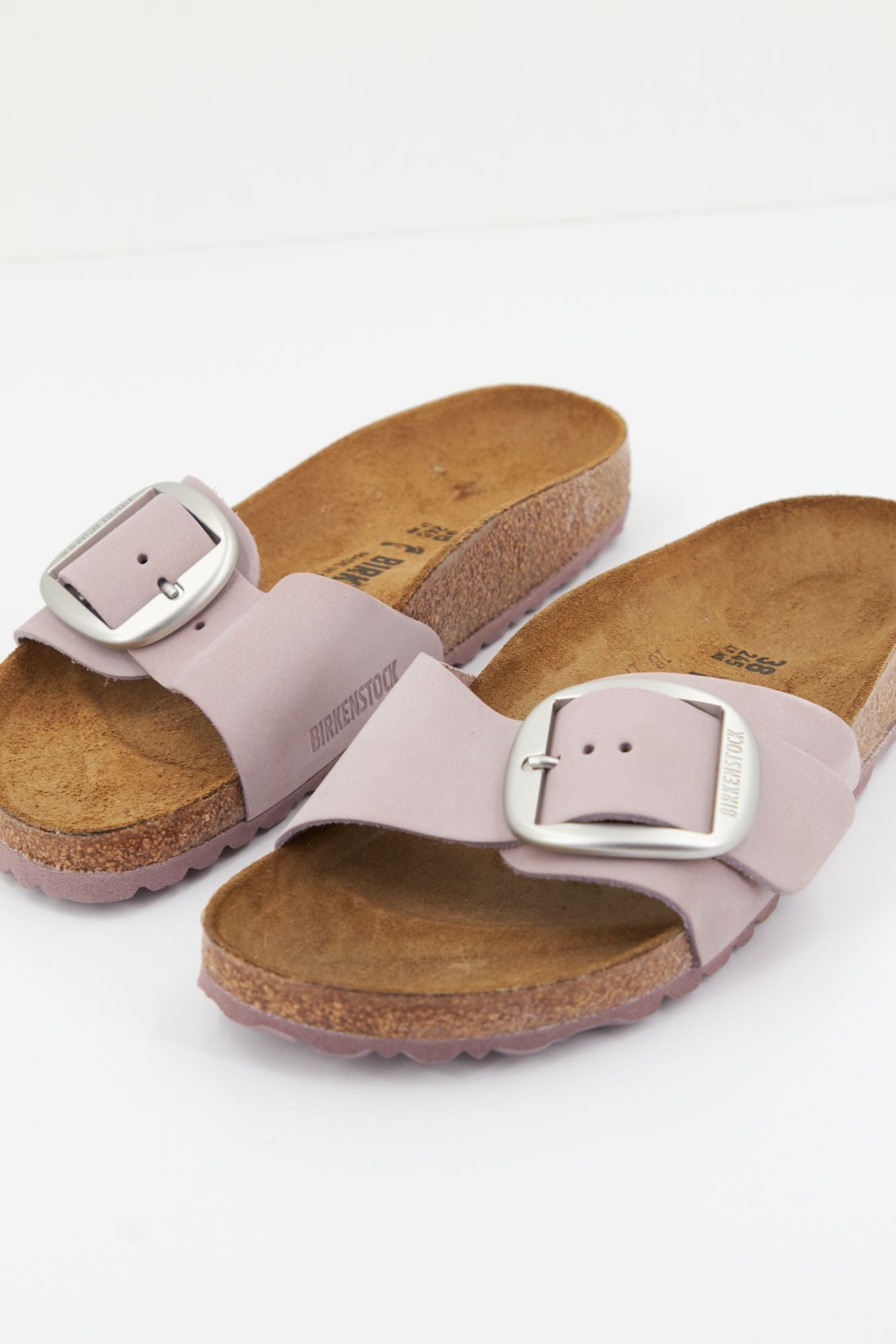BIRKENSTOCK MADRID NUBUCK en color VIOLETA (2)