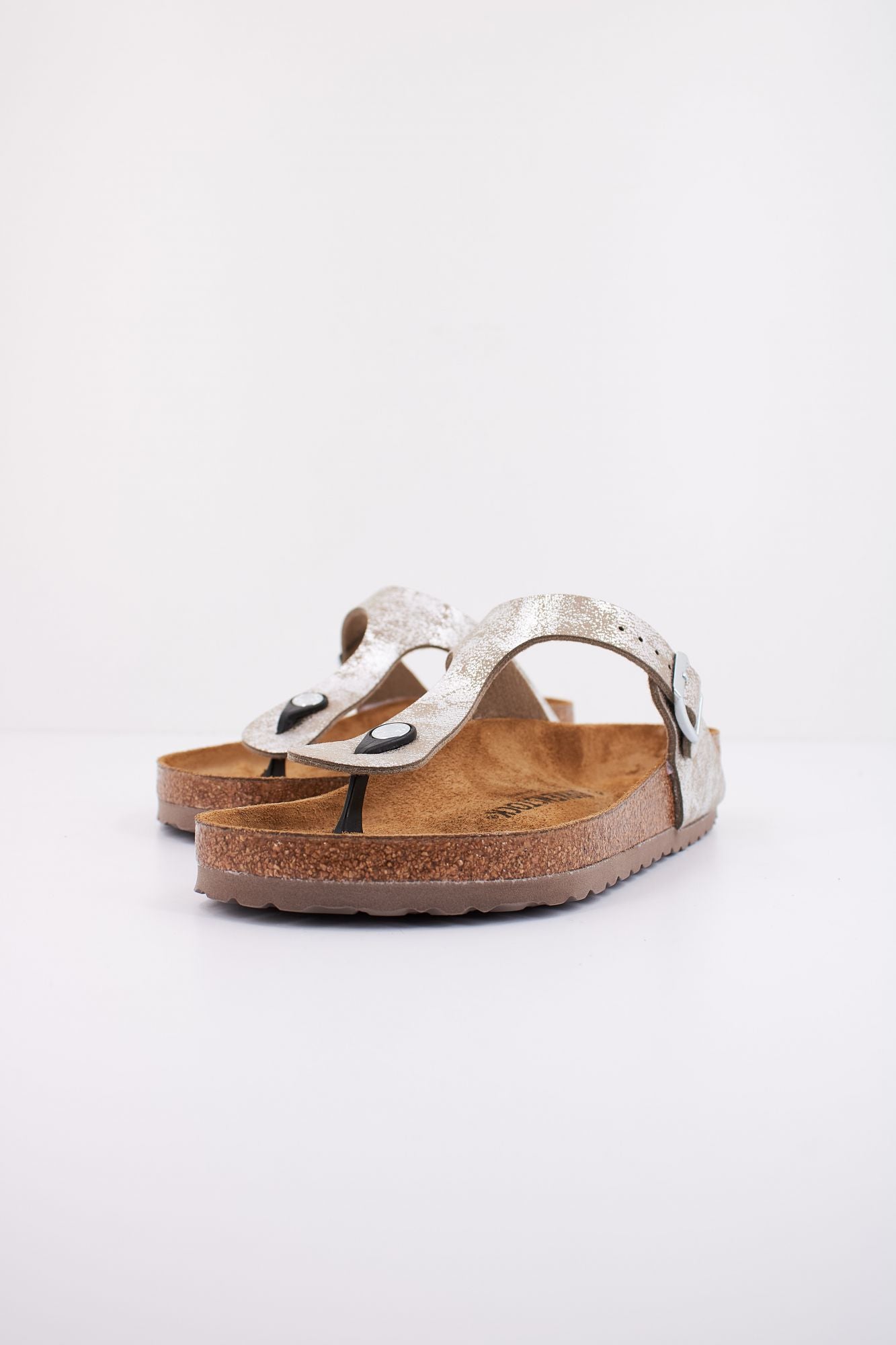 BIRKENSTOCK GIZEH BS en color PLATA (2)