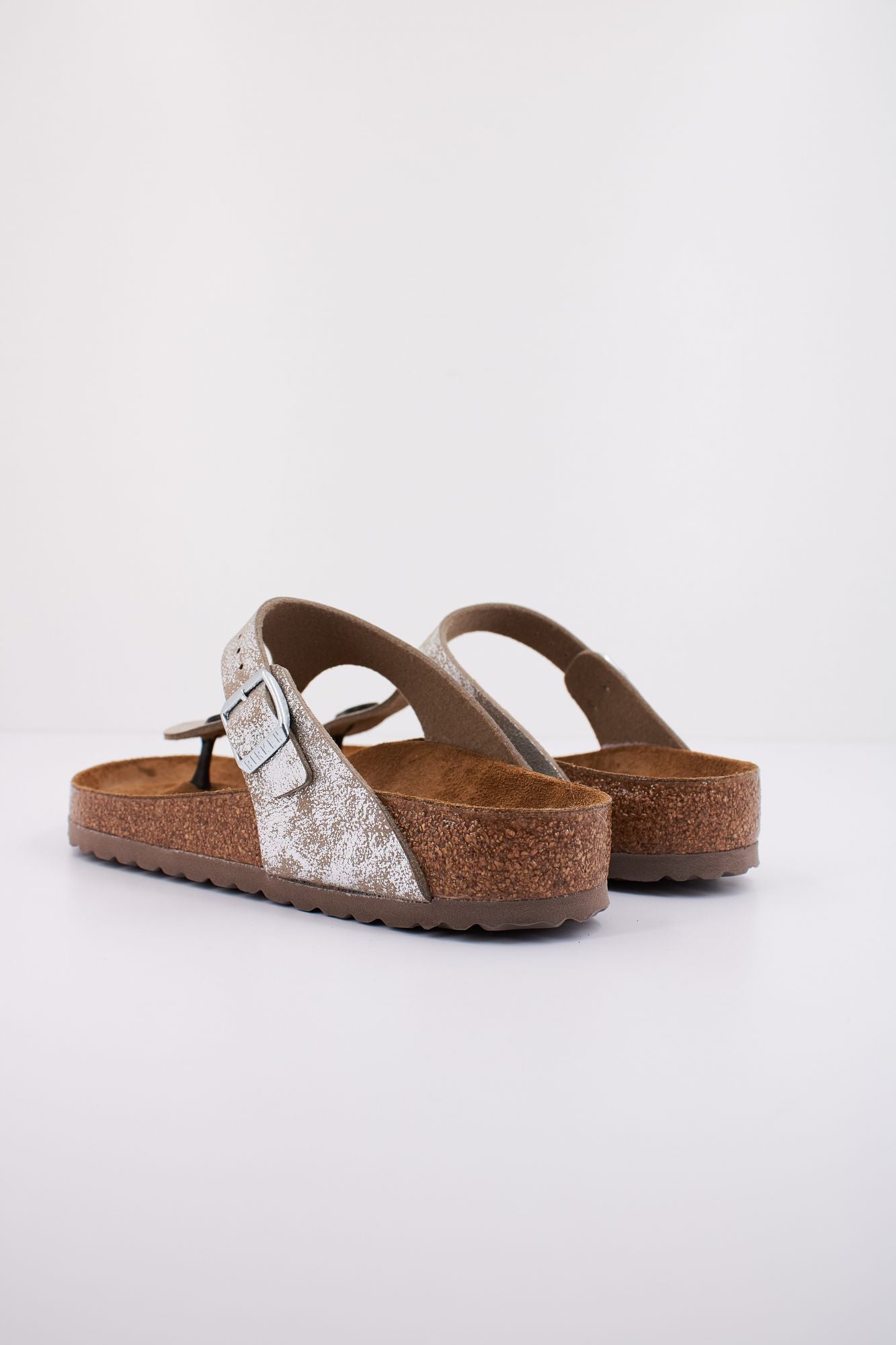 BIRKENSTOCK GIZEH BS en color PLATA (4)
