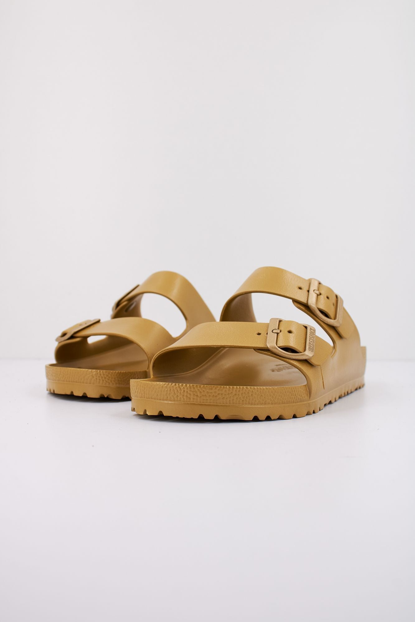 BIRKENSTOCK ARIZONA EVA en color ORO (2)
