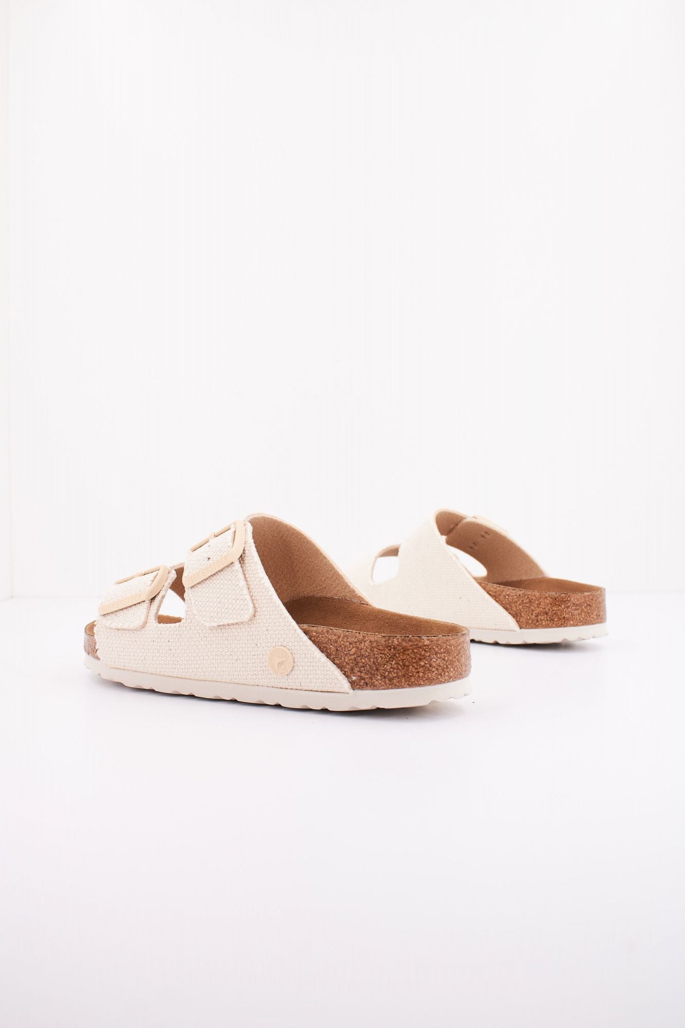BIRKENSTOCK ARIZONA RIVET LOGO en color BEIS (4)