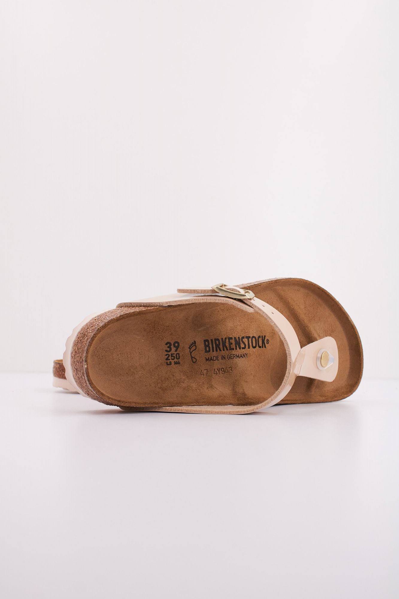 BIRKENSTOCK GIZEH BF PATENT en color NUDE (4)