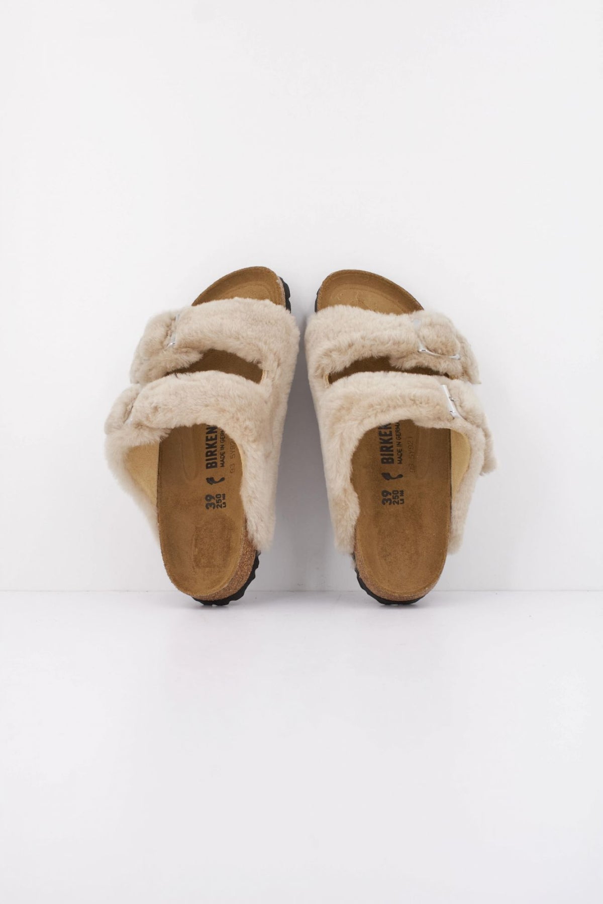 BIRKENSTOCK ARIZONA en color BEIS (3)