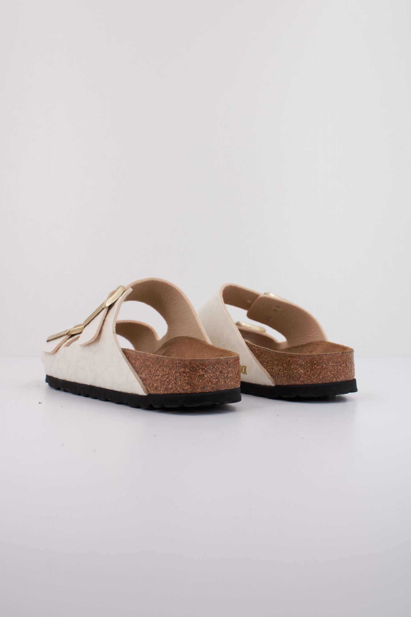 BIRKENSTOCK ARIZONA BS en color BEIS (4)