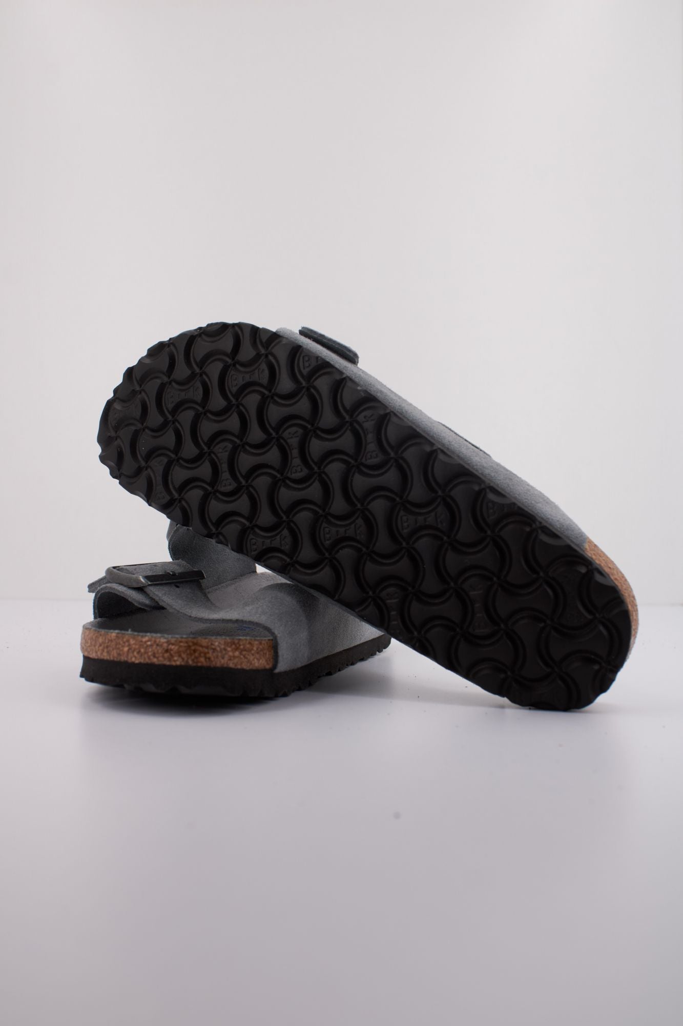 BIRKENSTOCK ARIZONA BS en color GRIS (5)