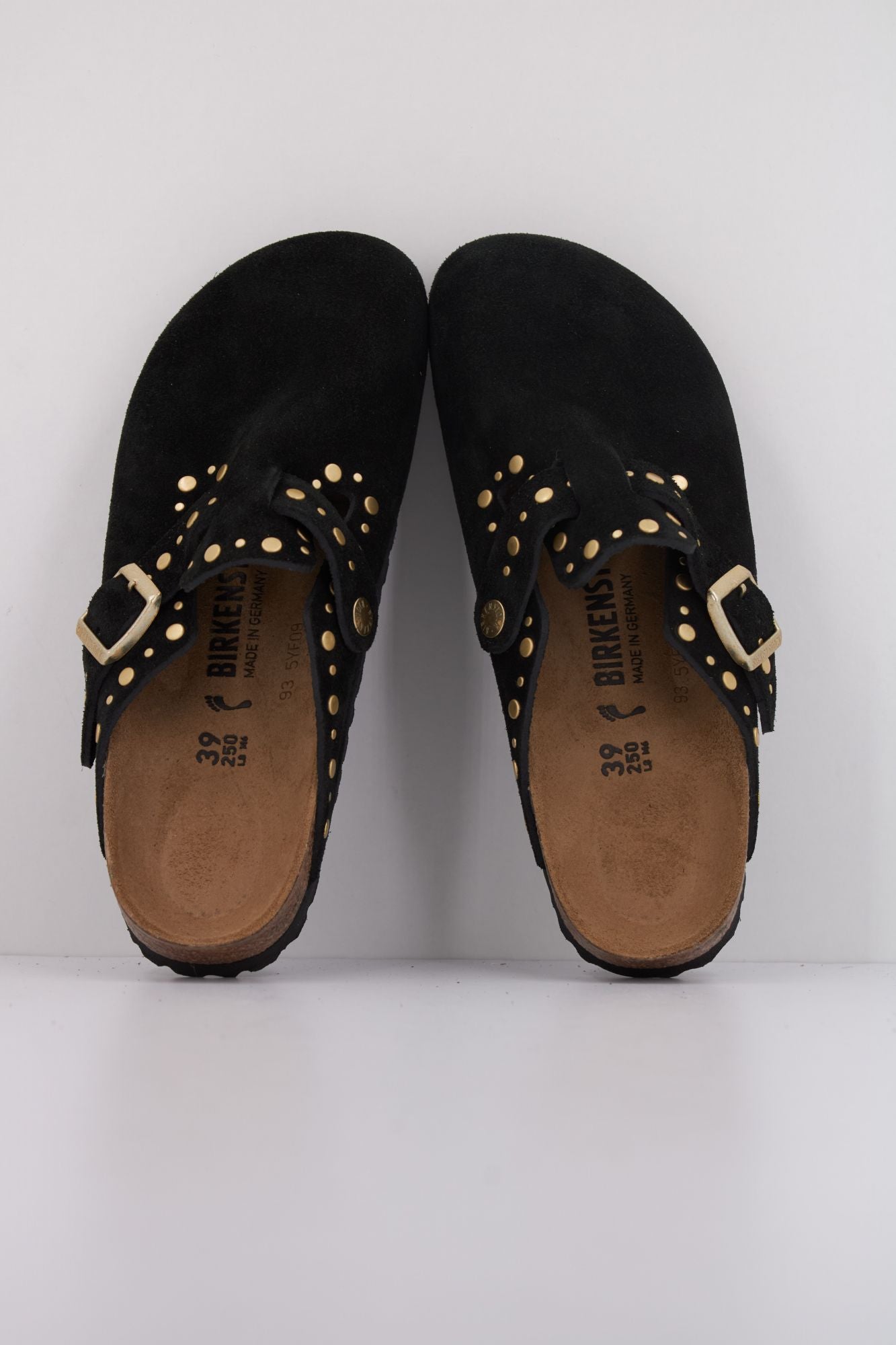 BIRKENSTOCK BOSTON RIVET BORDER en color NEGRO (3)