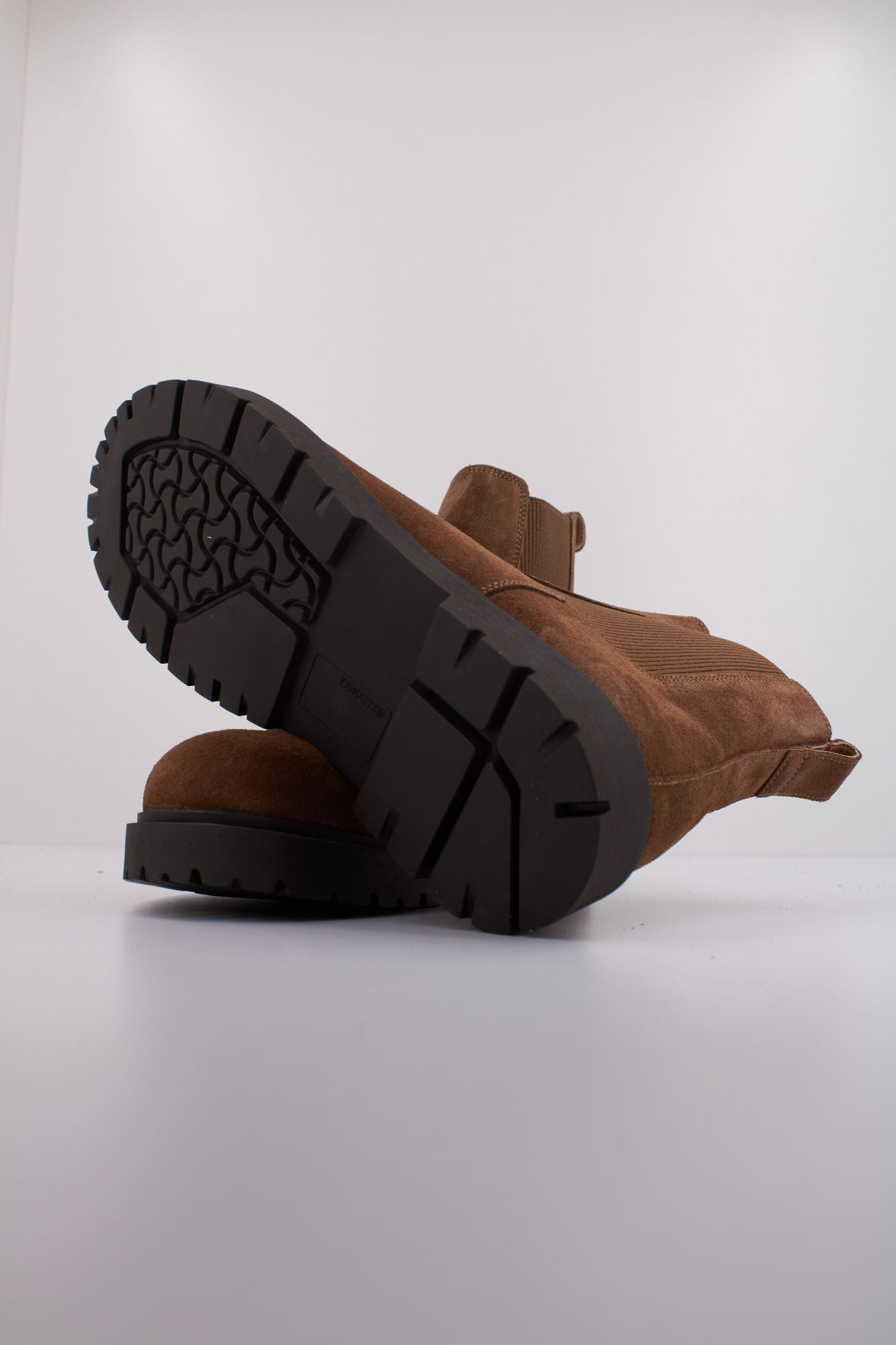 BIRKENSTOCK HIGHWOOD SLIP ON MID en color MARRON (5)