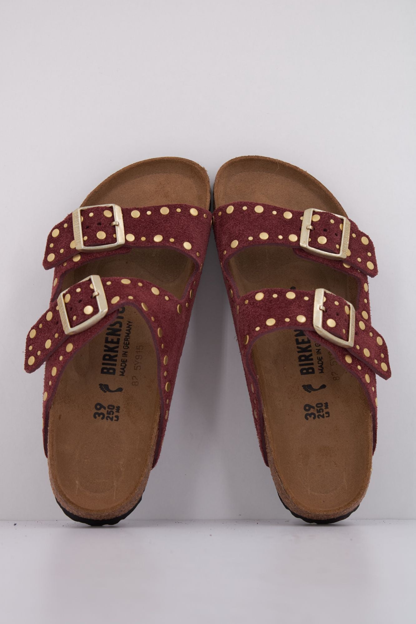 BIRKENSTOCK ARIZONA RIVET en color BURDEOS (3)