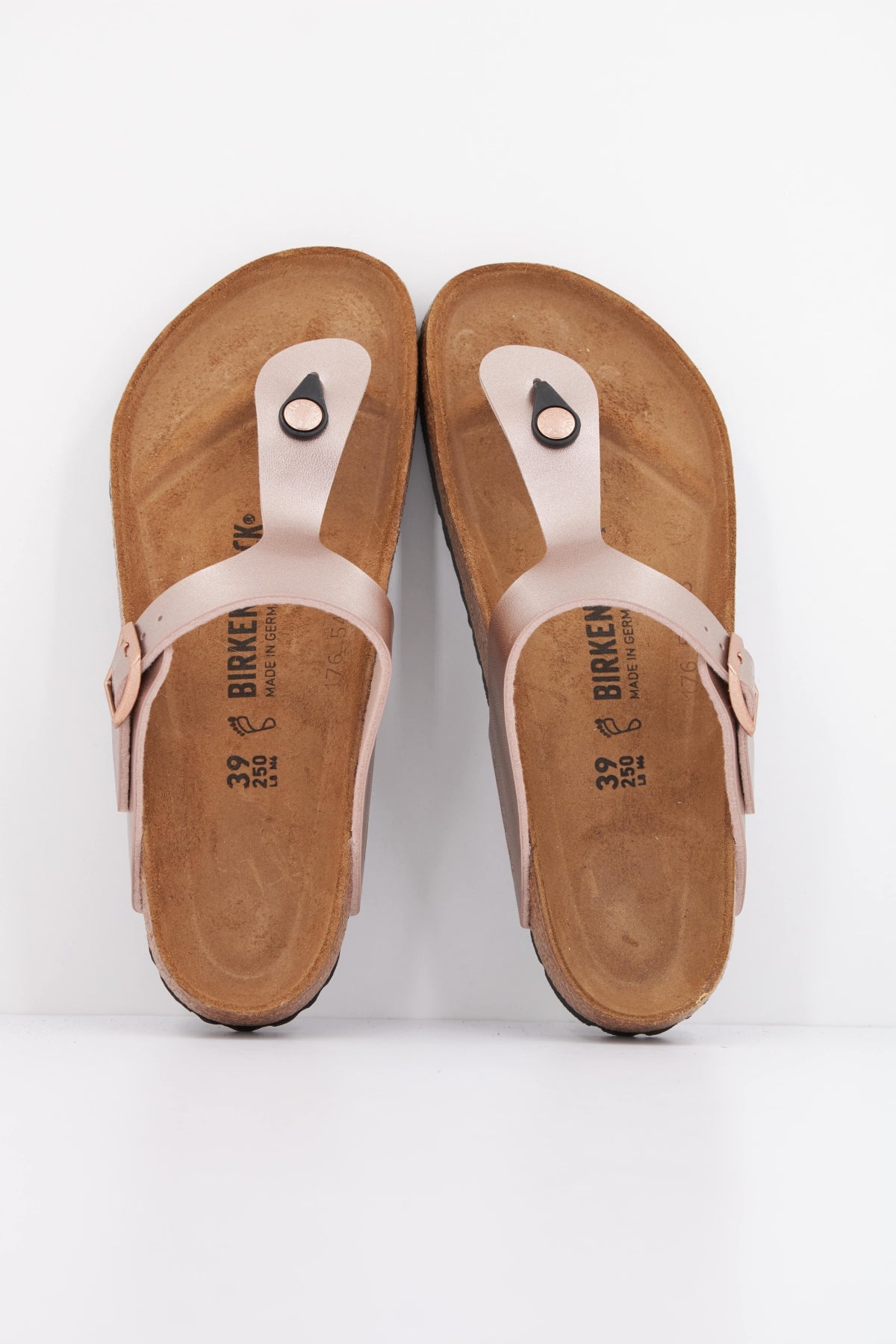 BIRKENSTOCK GIZEH BS en color BRONCE (3)