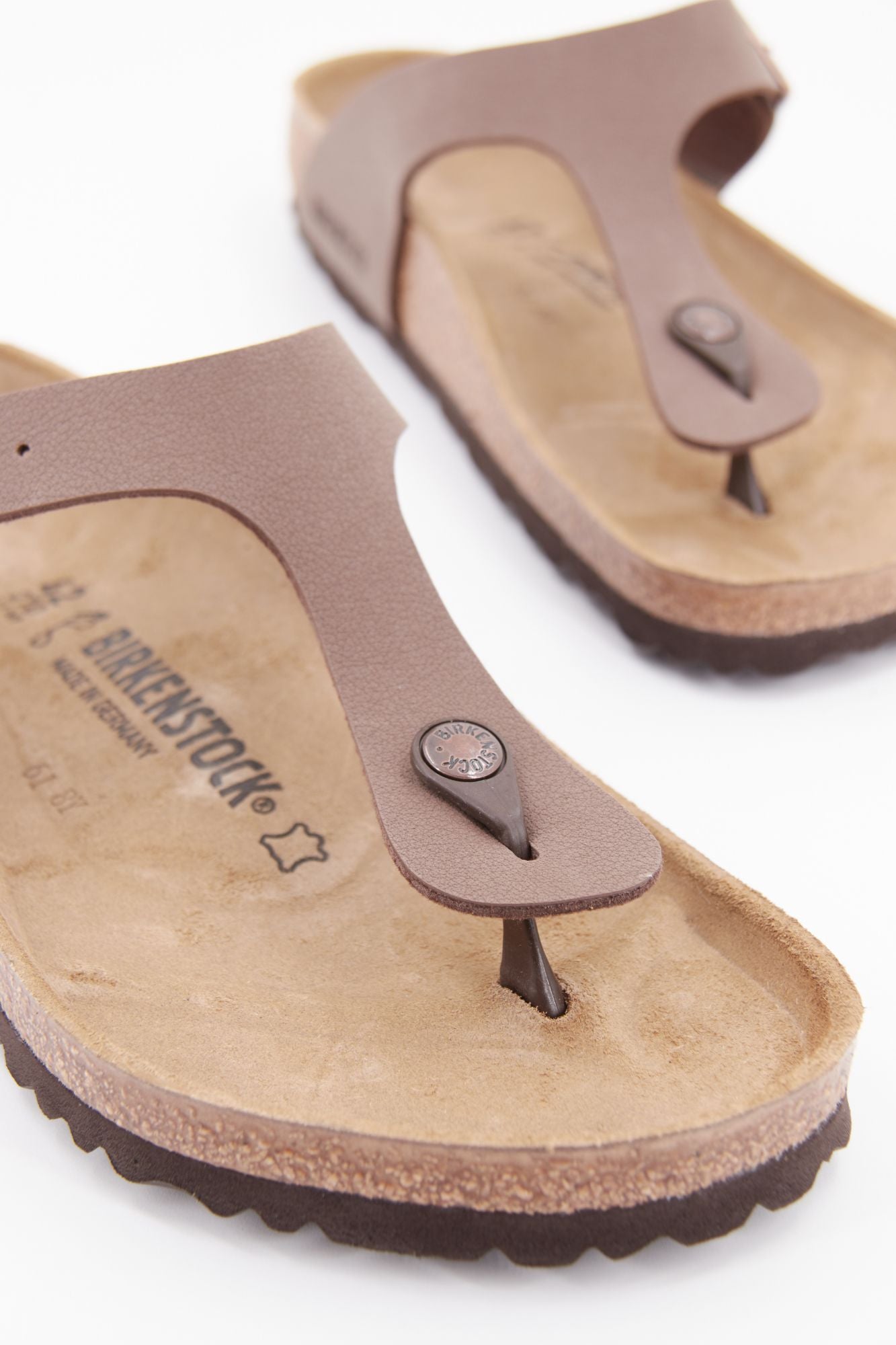 BIRKENSTOCK GIZEH BF en color MARRON (2)