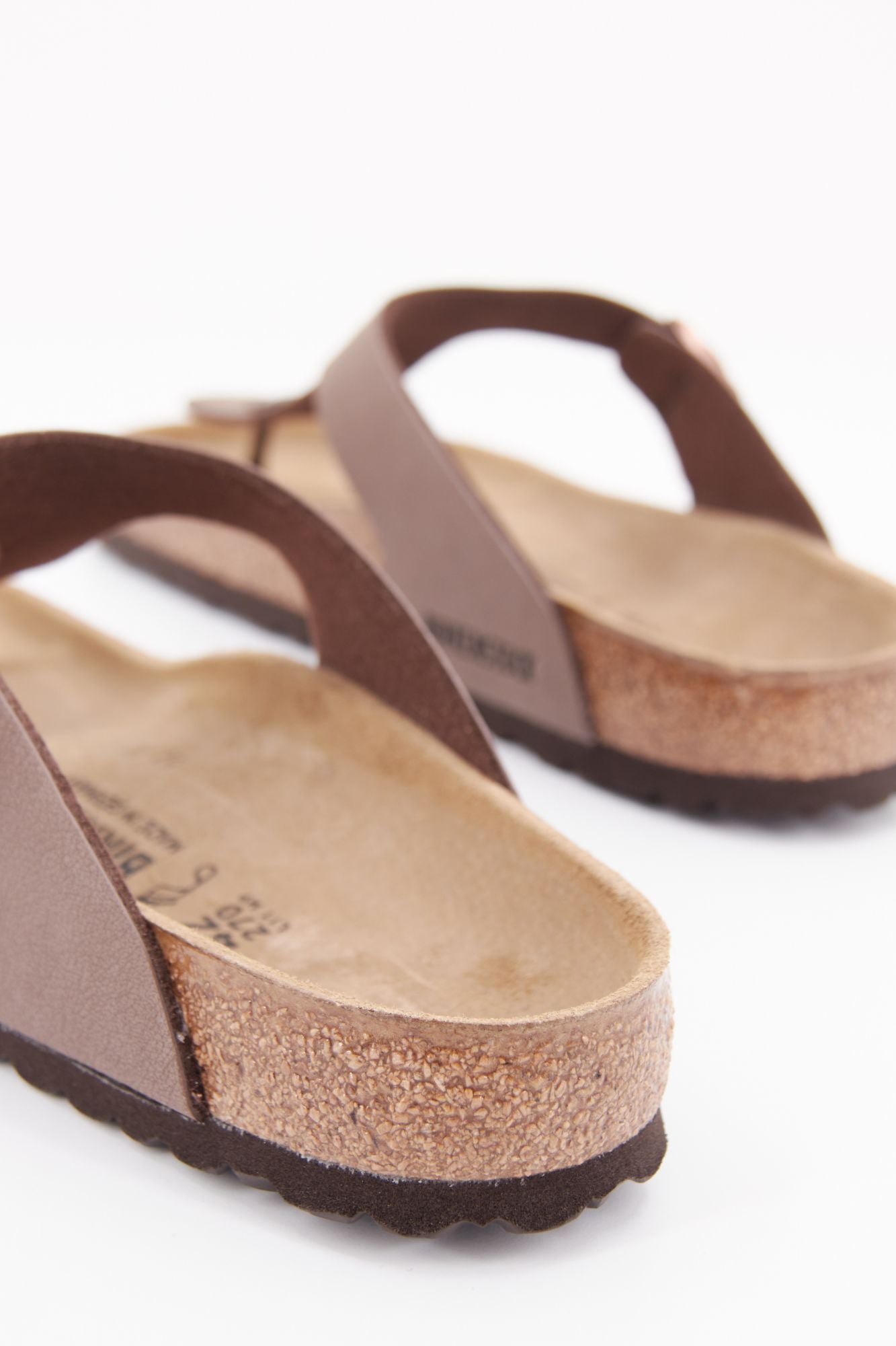 BIRKENSTOCK GIZEH BF en color MARRON (3)