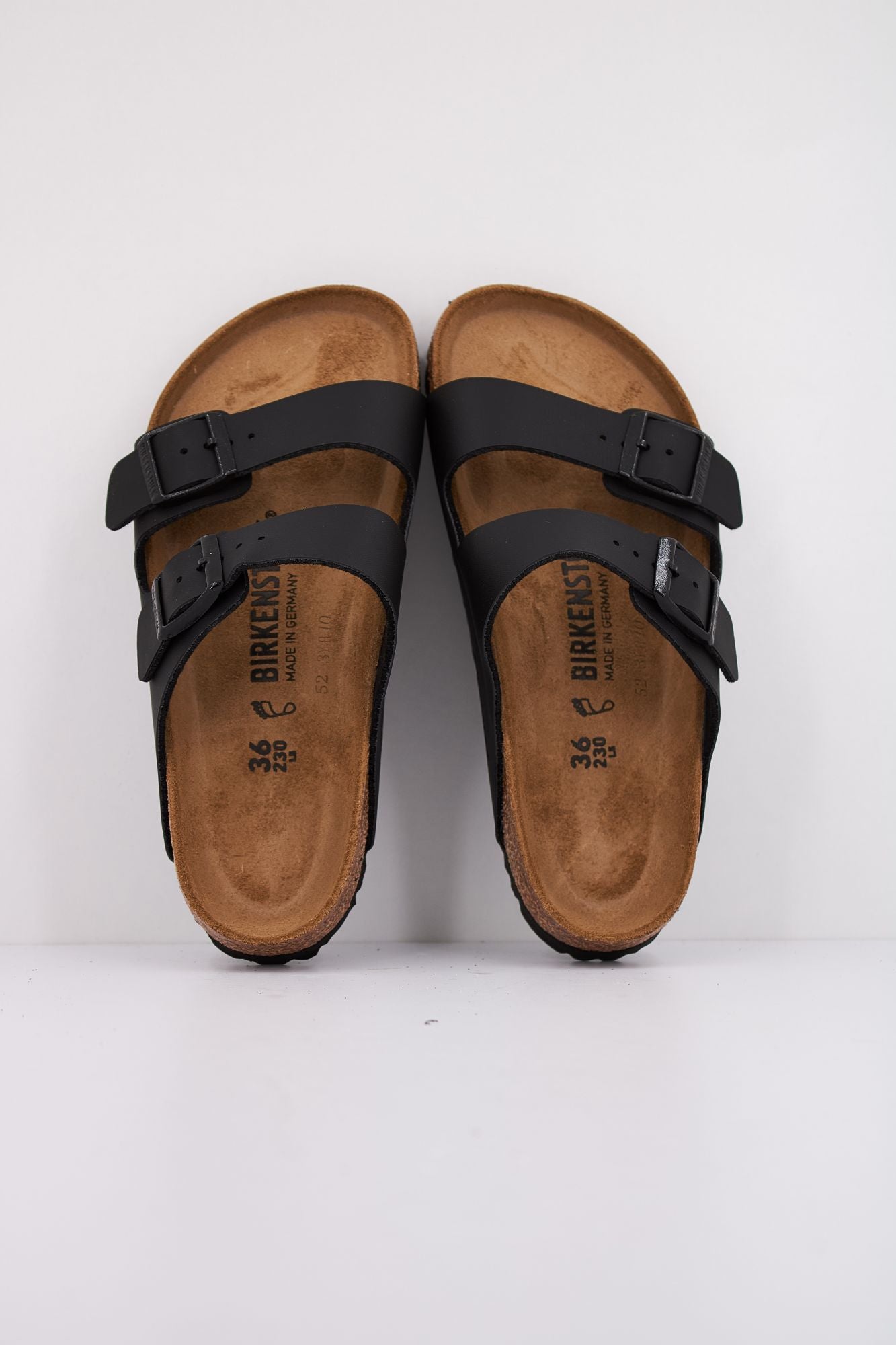BIRKENSTOCK ARIZONA en color NEGRO (3)