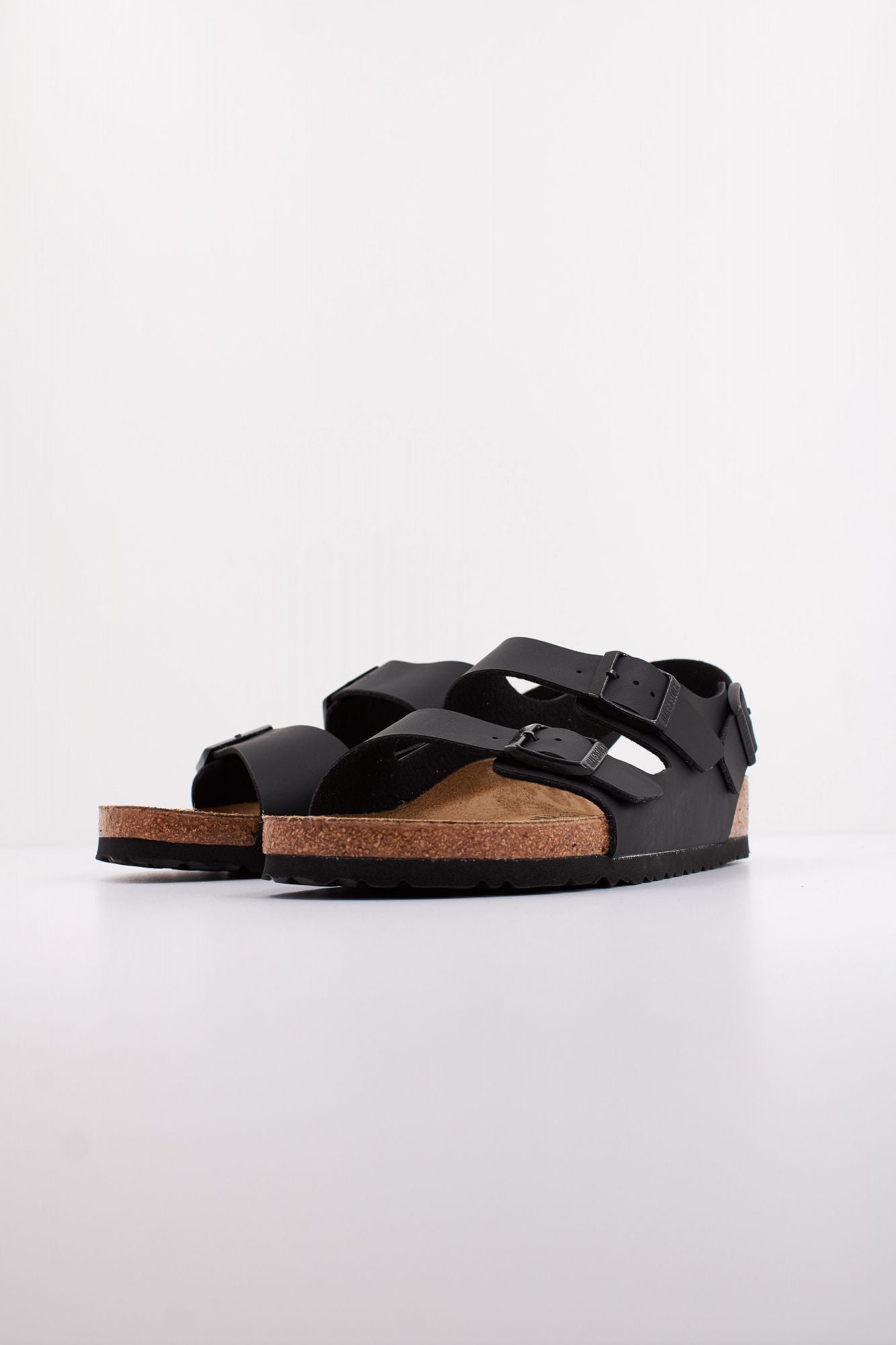 BIRKENSTOCK MILANO BF en color NEGRO (2)
