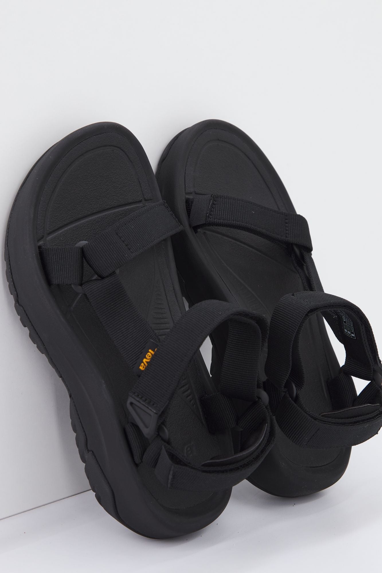 TEVA W HURRICANE XLT AM en color NEGRO (1)