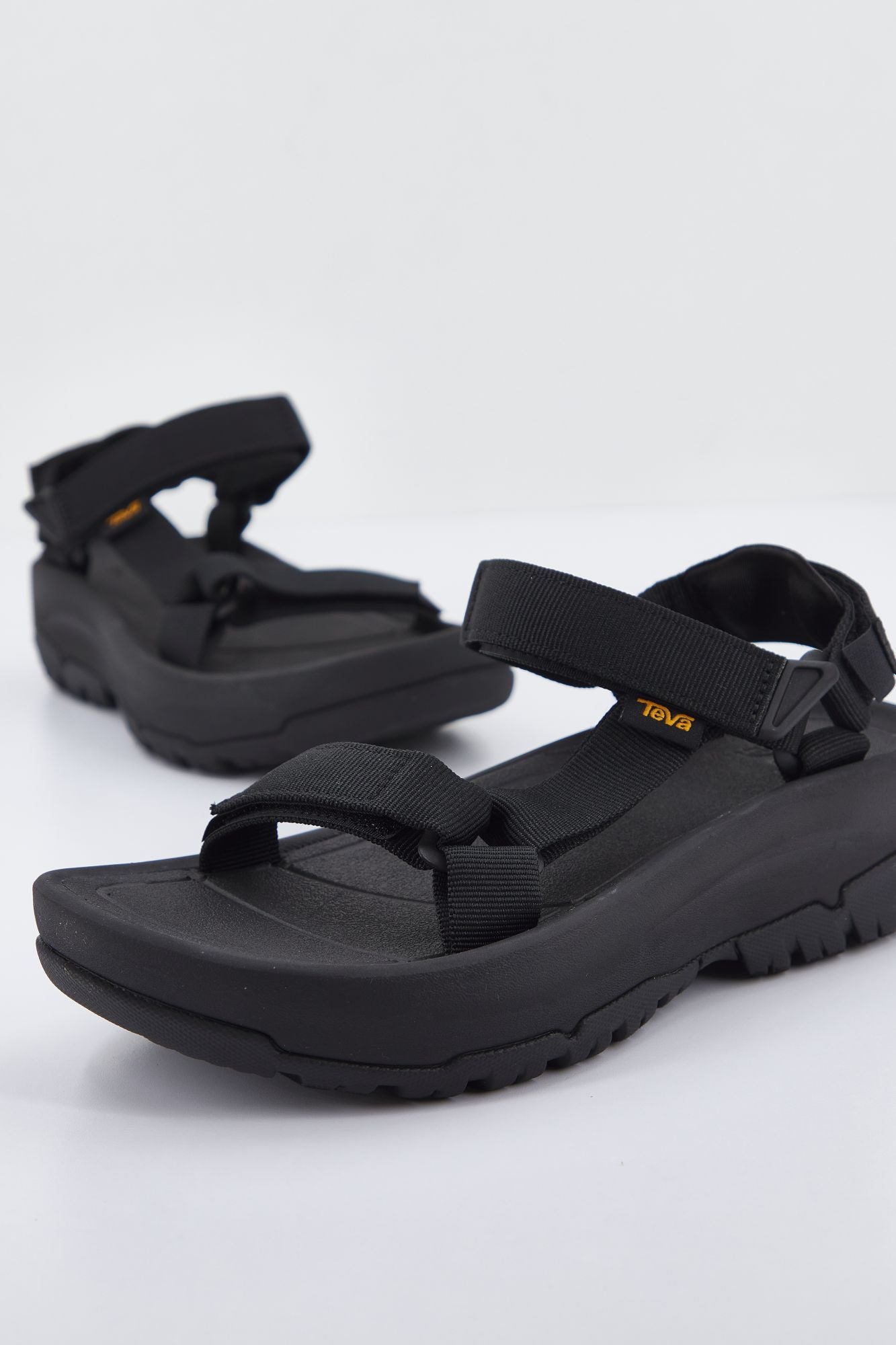 TEVA W HURRICANE XLT AM en color NEGRO (2)