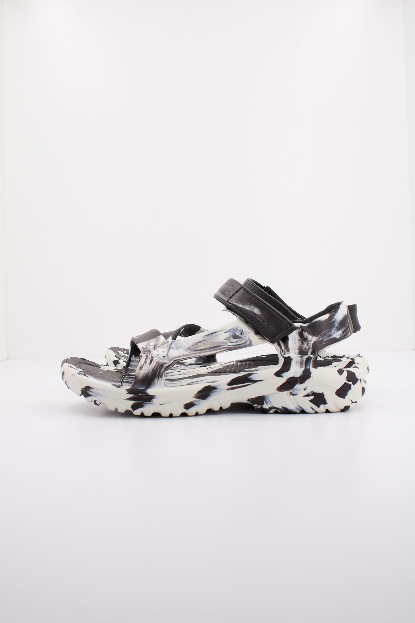 TEVA W HURRICANE en color NEGRO (1)