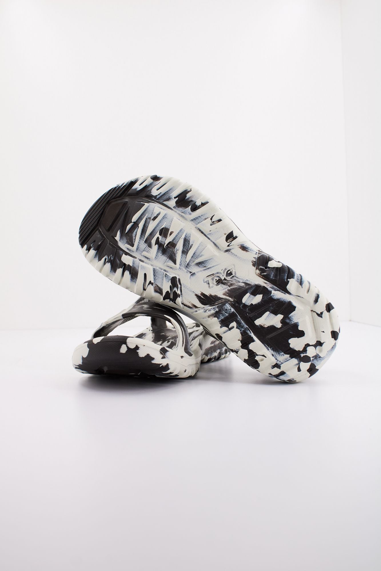 TEVA W HURRICANE en color NEGRO (4)