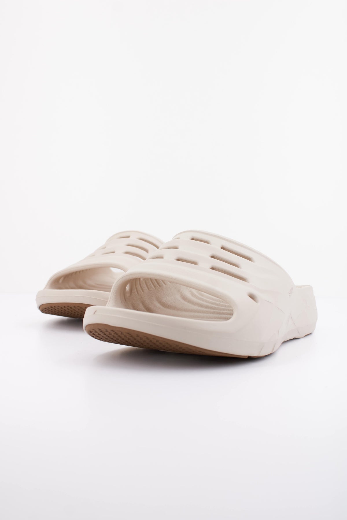 TEVA W APRETRAIL en color GRIS (2)
