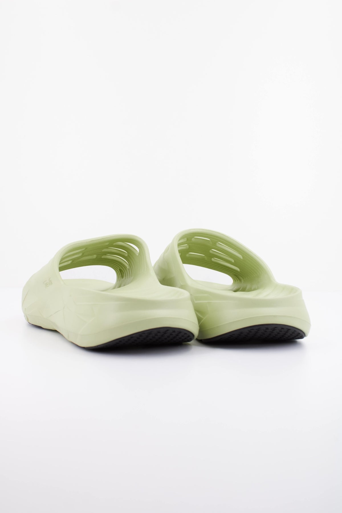 TEVA W APRETRAIL en color VERDE (4)