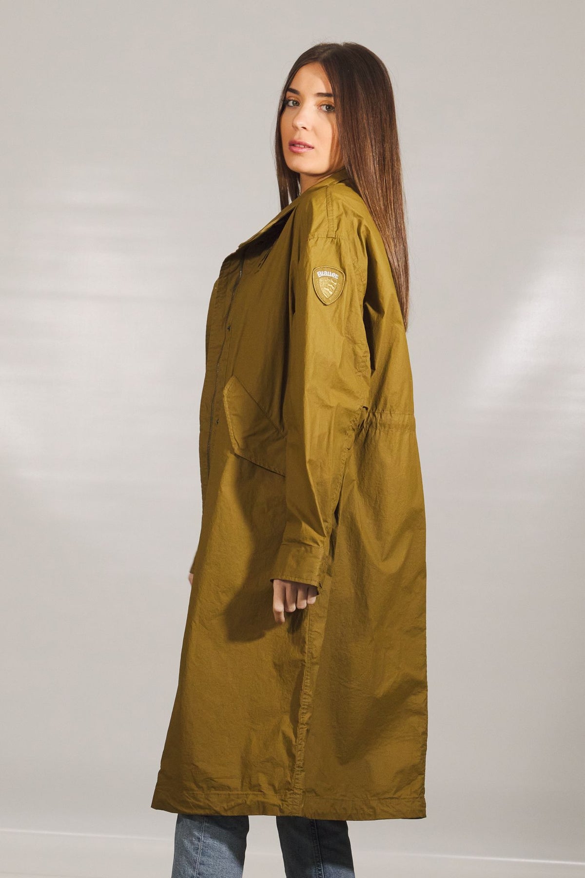 BLAUER TRENCH IMPERMEABLE 24SBLDK04123 en color VERDE (2)