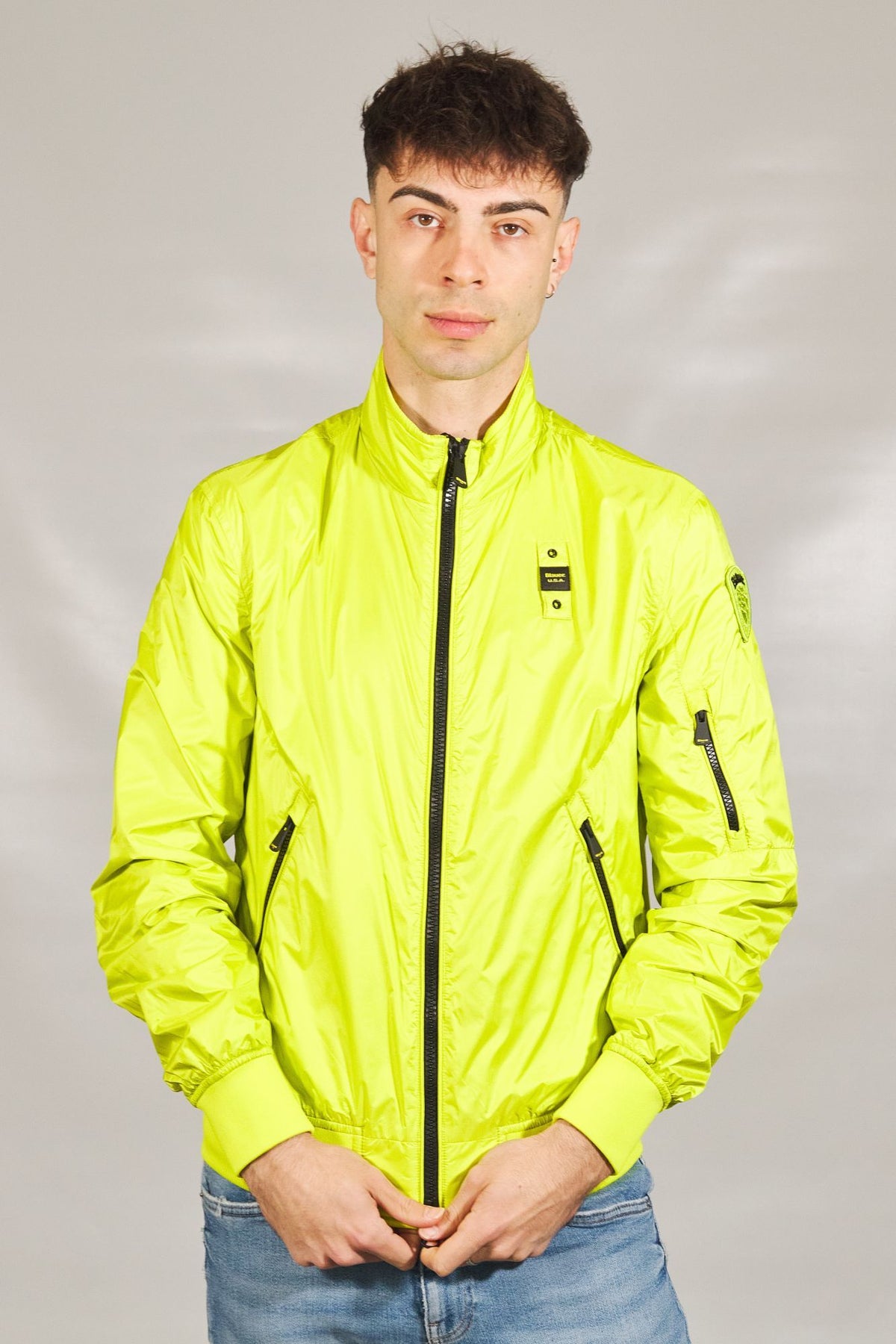 BLAUER CHAQUETA CORTA 24SBLUC01132 en color AMARILLO (1)