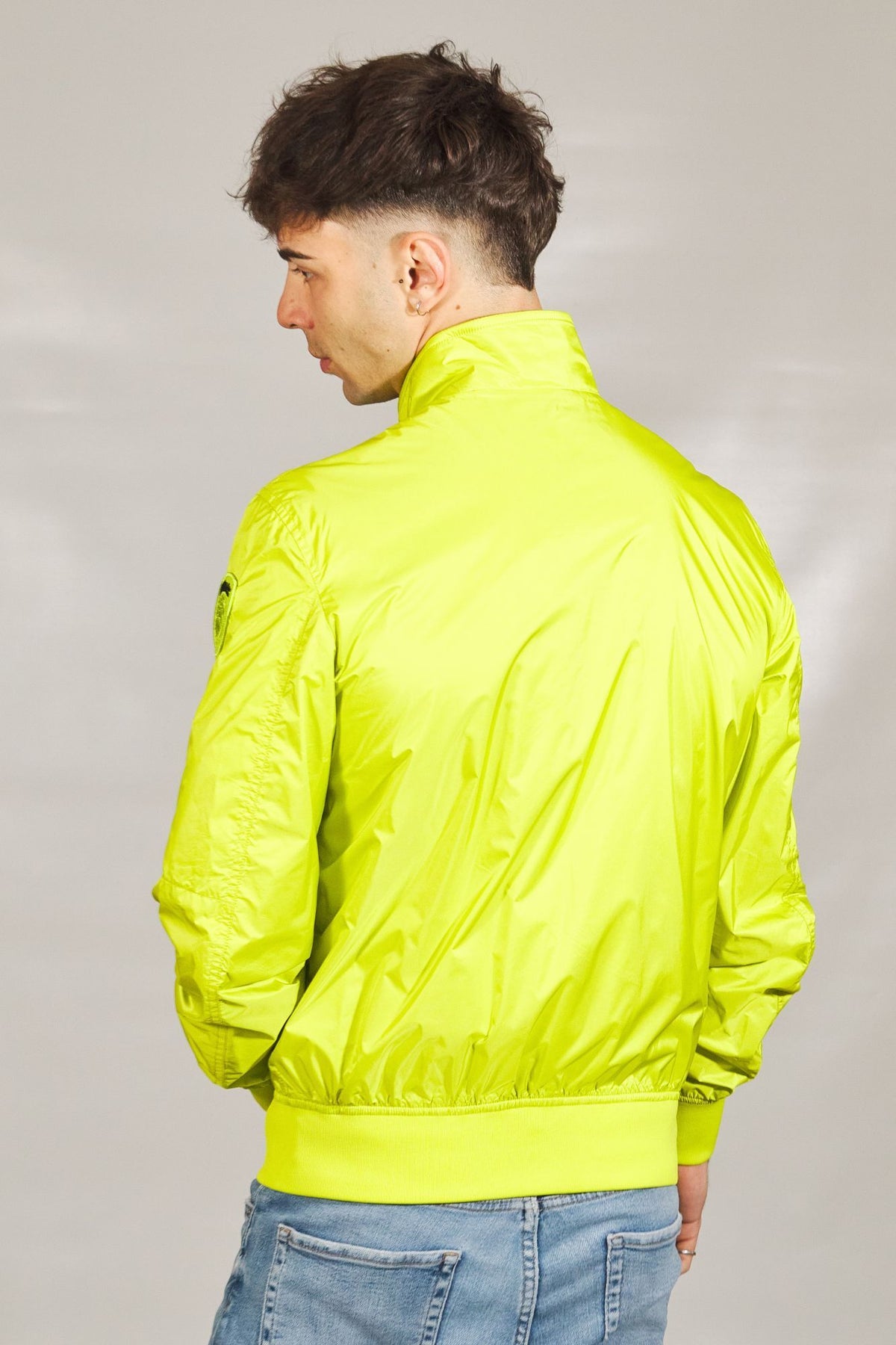 BLAUER CHAQUETA CORTA 24SBLUC01132 en color AMARILLO (3)