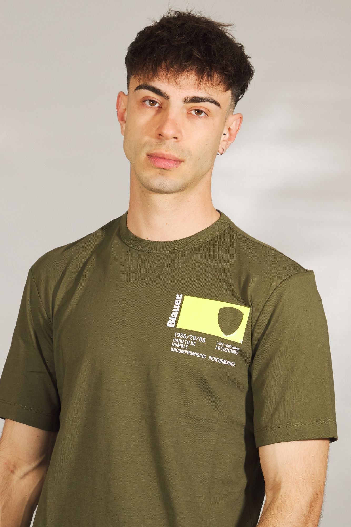 BLAUER T-SHIRT MANICA CORTA en color VERDE (4)