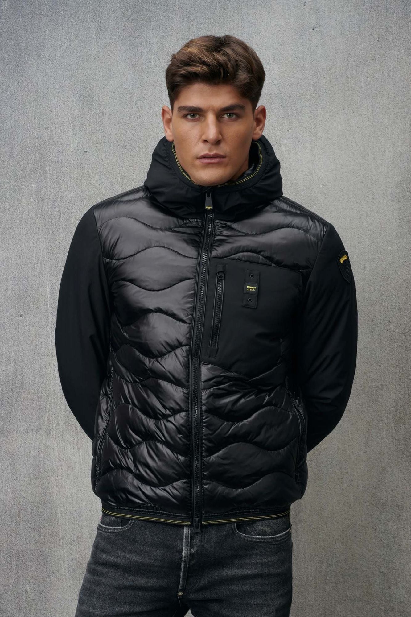 BLAUER GIUBBINI CORTI IMBOTTTITO PIUMA en color NEGRO (1)