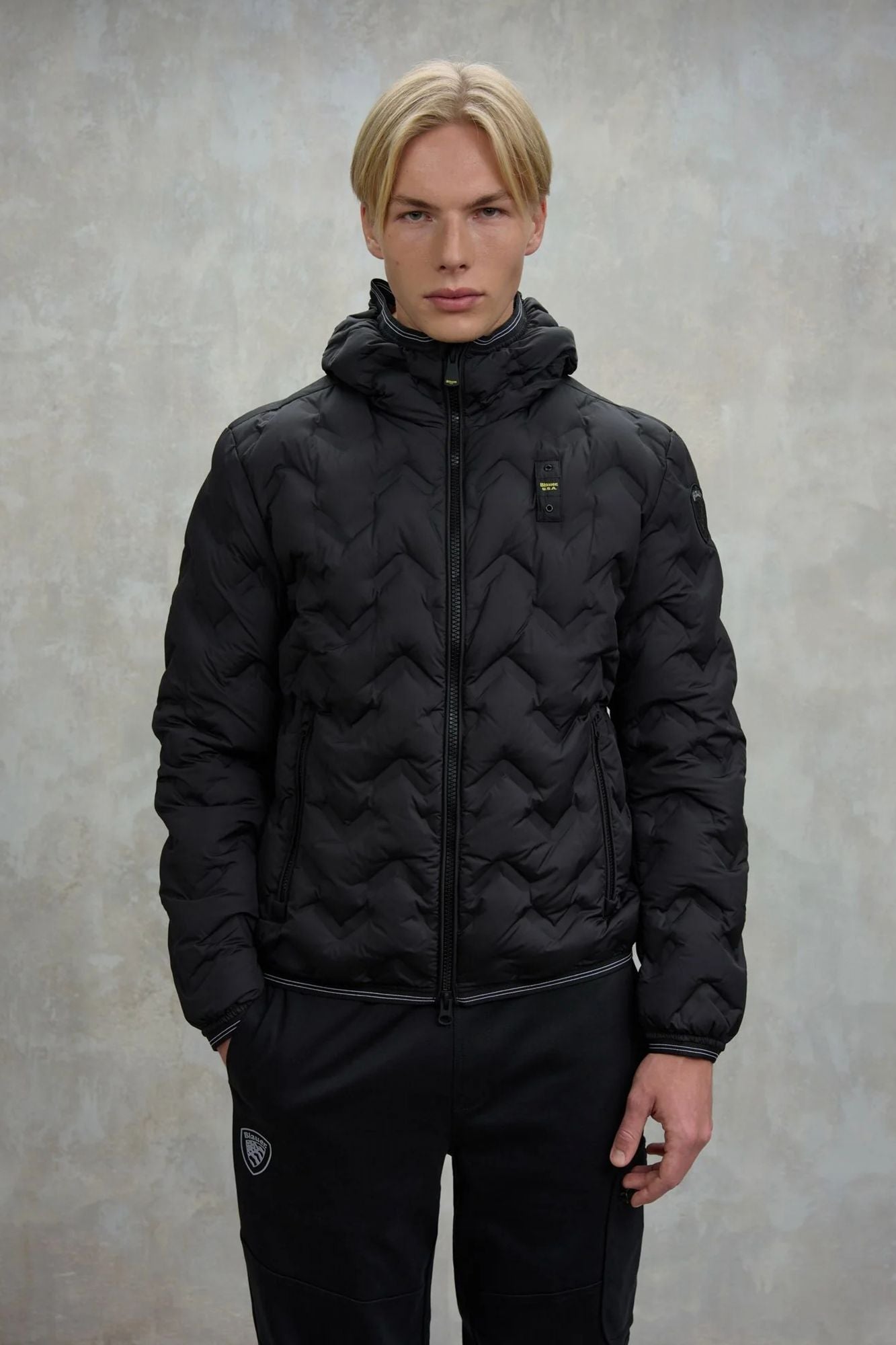 BLAUER PIERY en color NEGRO (1)