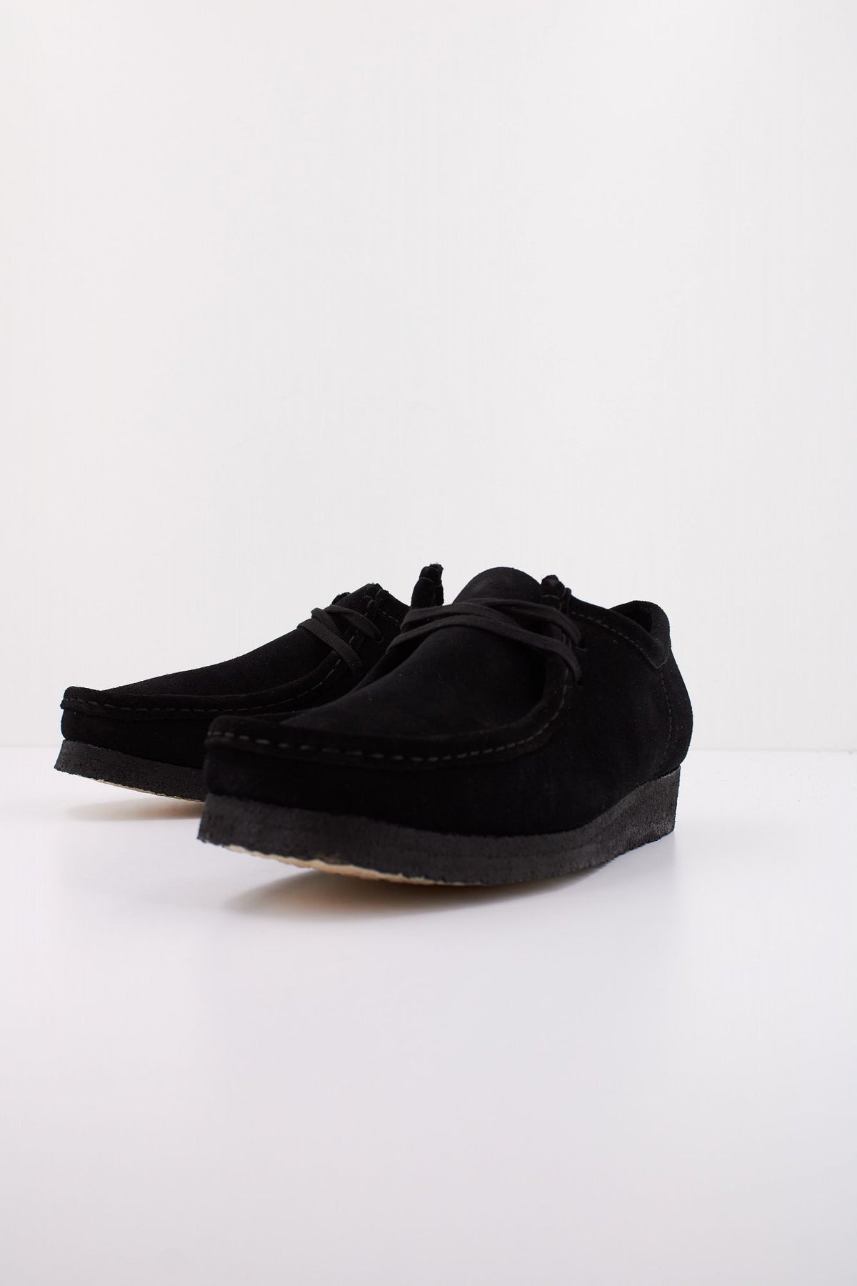 CLARKS WALLABEE en color NEGRO (2)