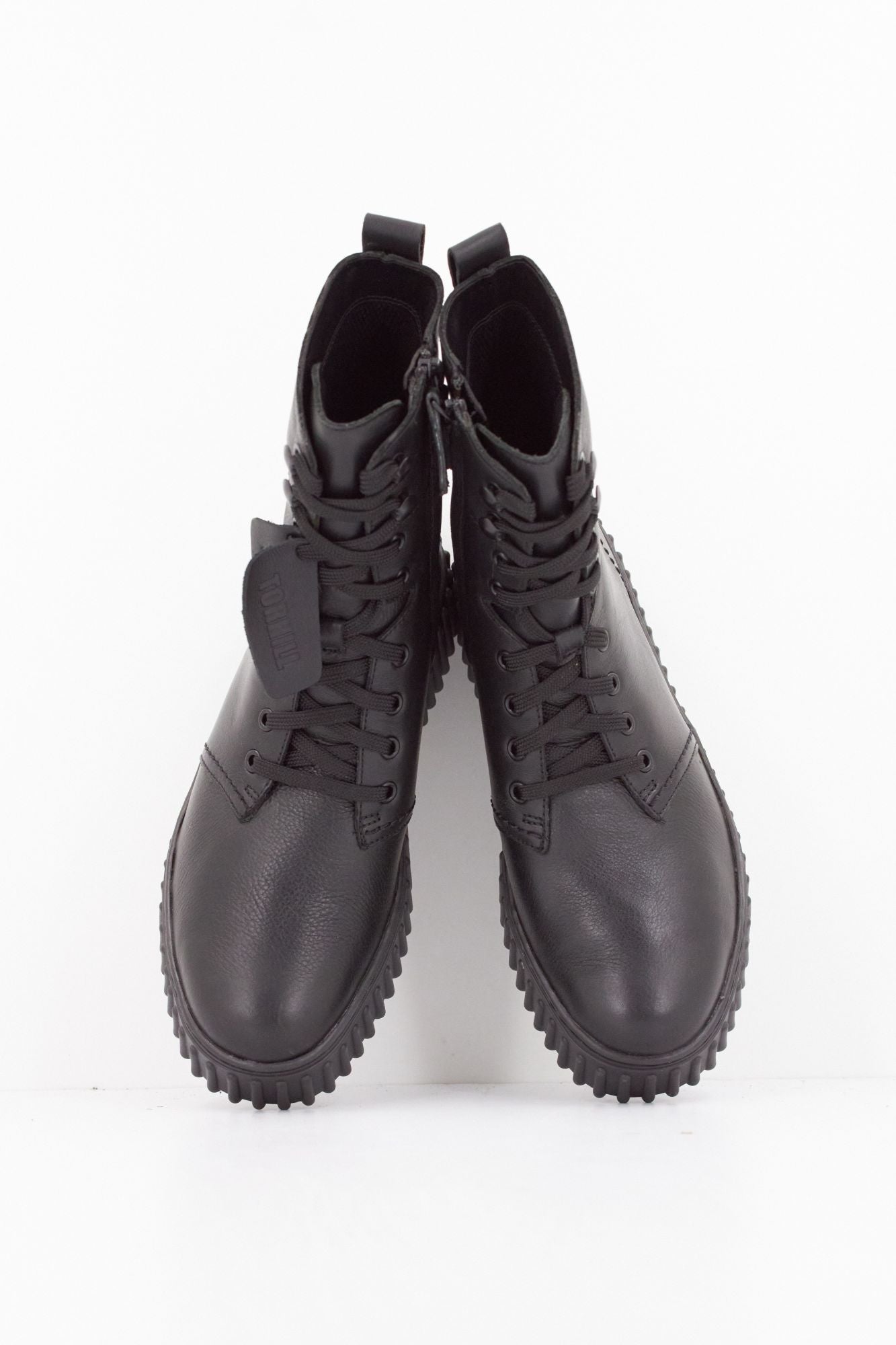 CLARKS TORHILL STYLE en color NEGRO (3)