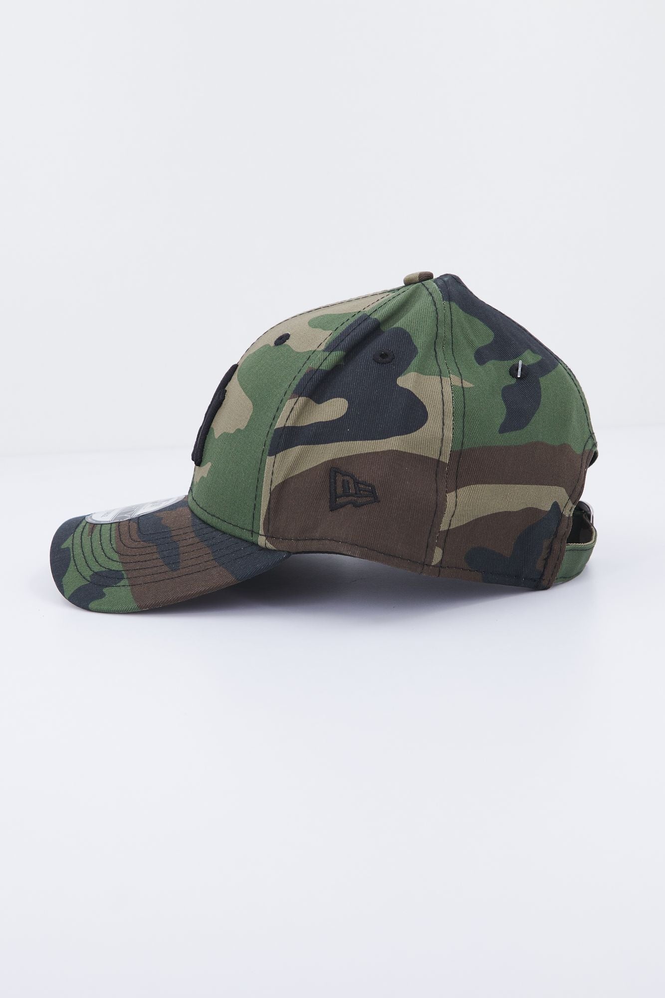 NEW ERA LEAGUE ESSENTIAL 9FORTY NE en color VERDE (2)