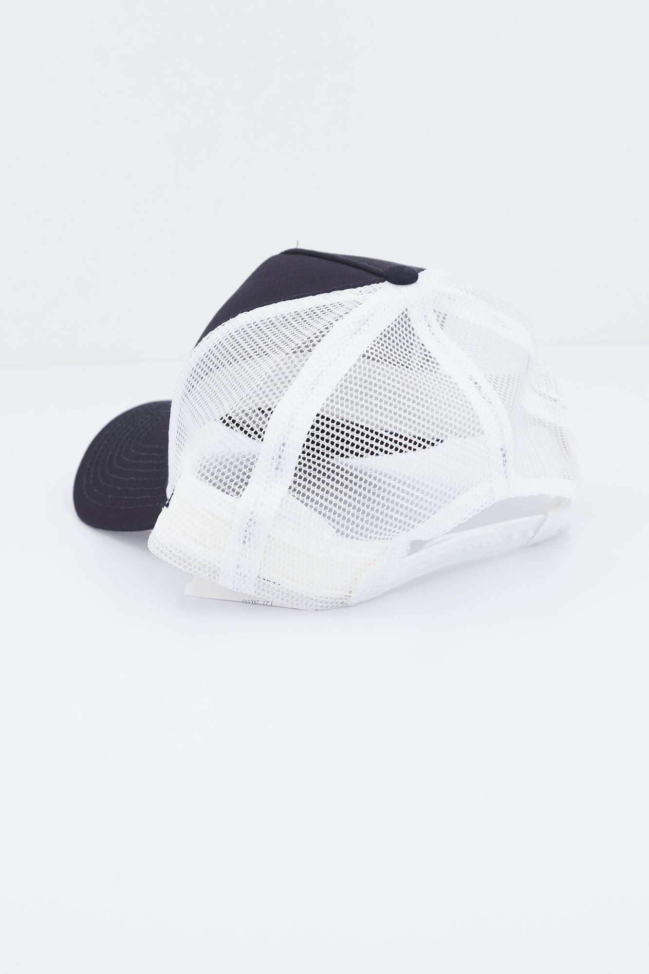 NEW ERA CLEAN TRUCKER 2 NEYYAN en color AZUL (3)