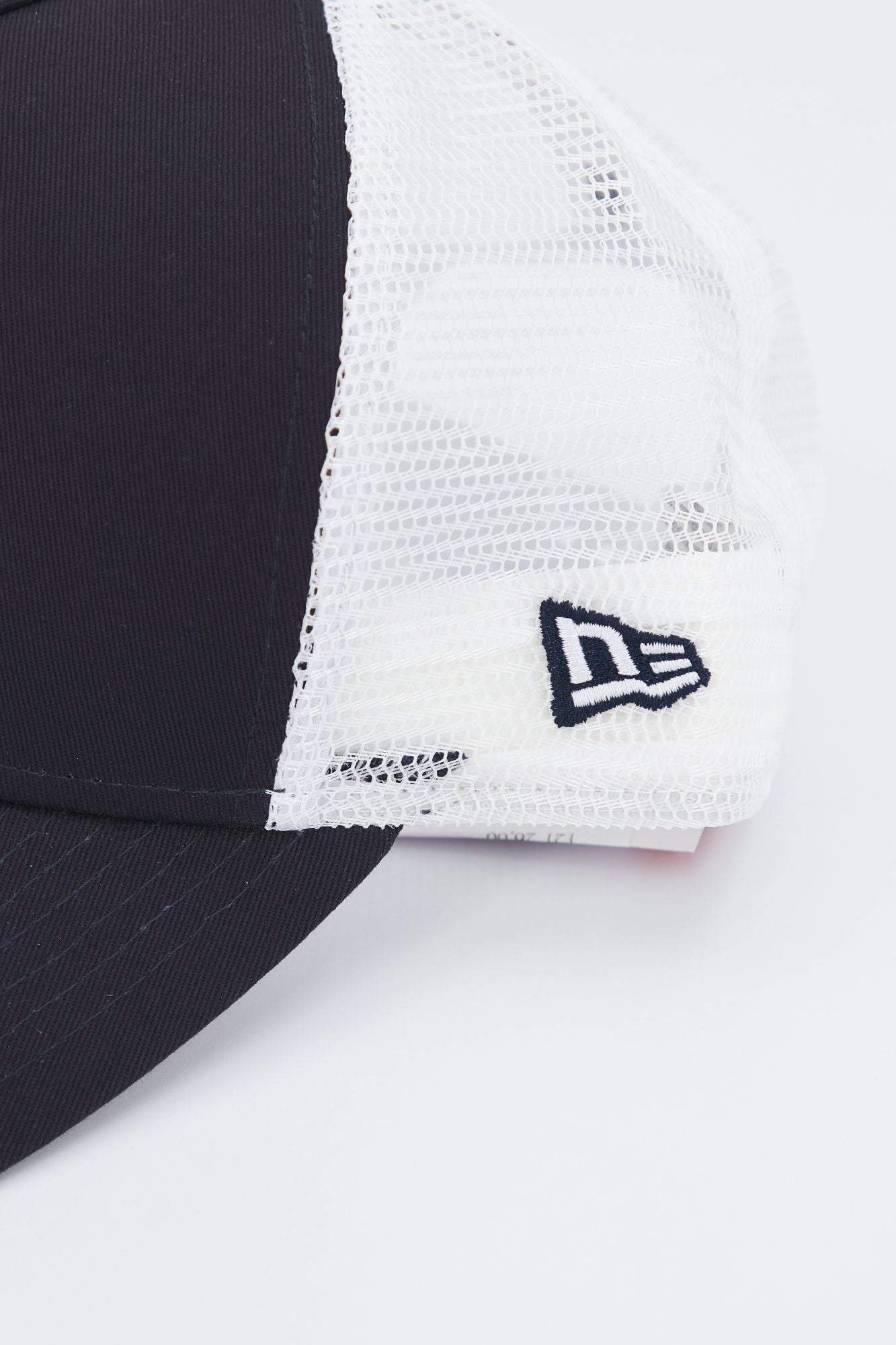 NEW ERA CLEAN TRUCKER 2 NEYYAN en color AZUL (4)