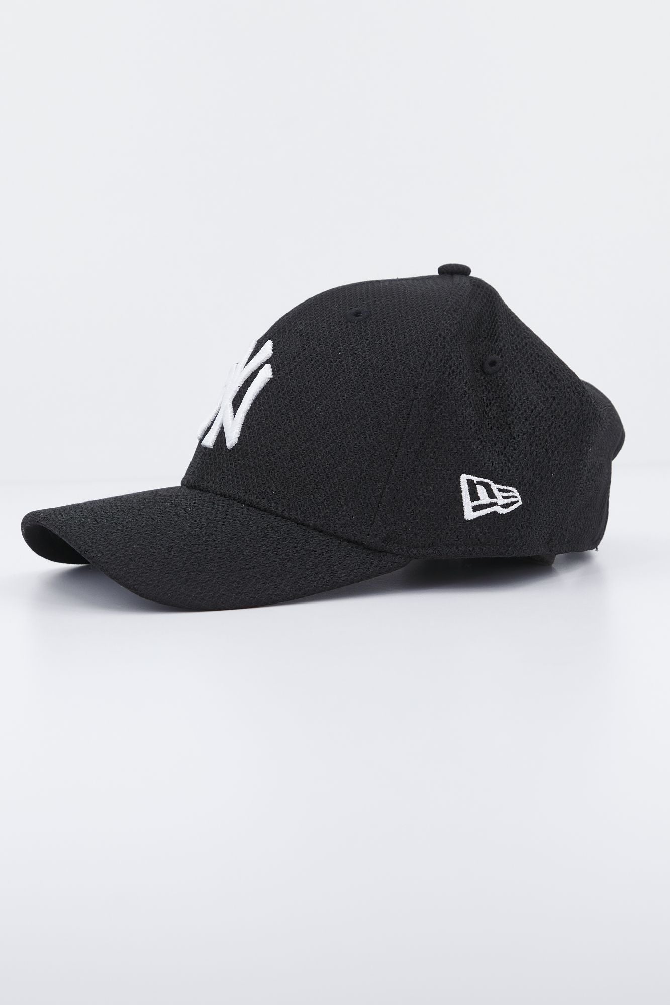 NEW ERA DIAMOND ERA 9FORTY NEYYAN en color NEGRO (2)