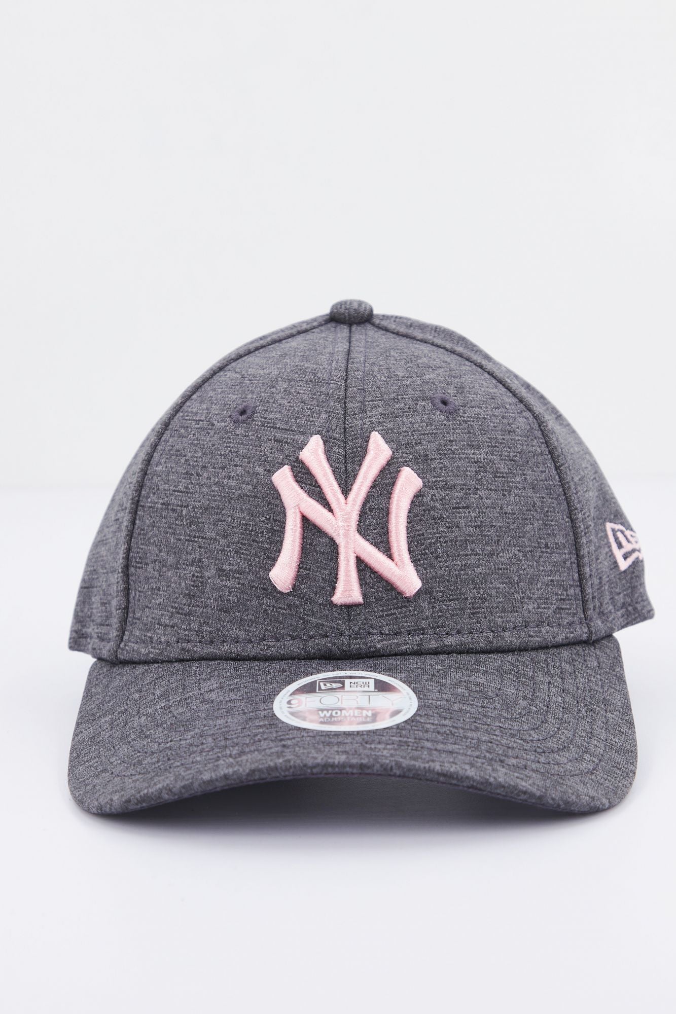 NEW ERA TECH JERSEY 9FORTY en color GRIS (1)