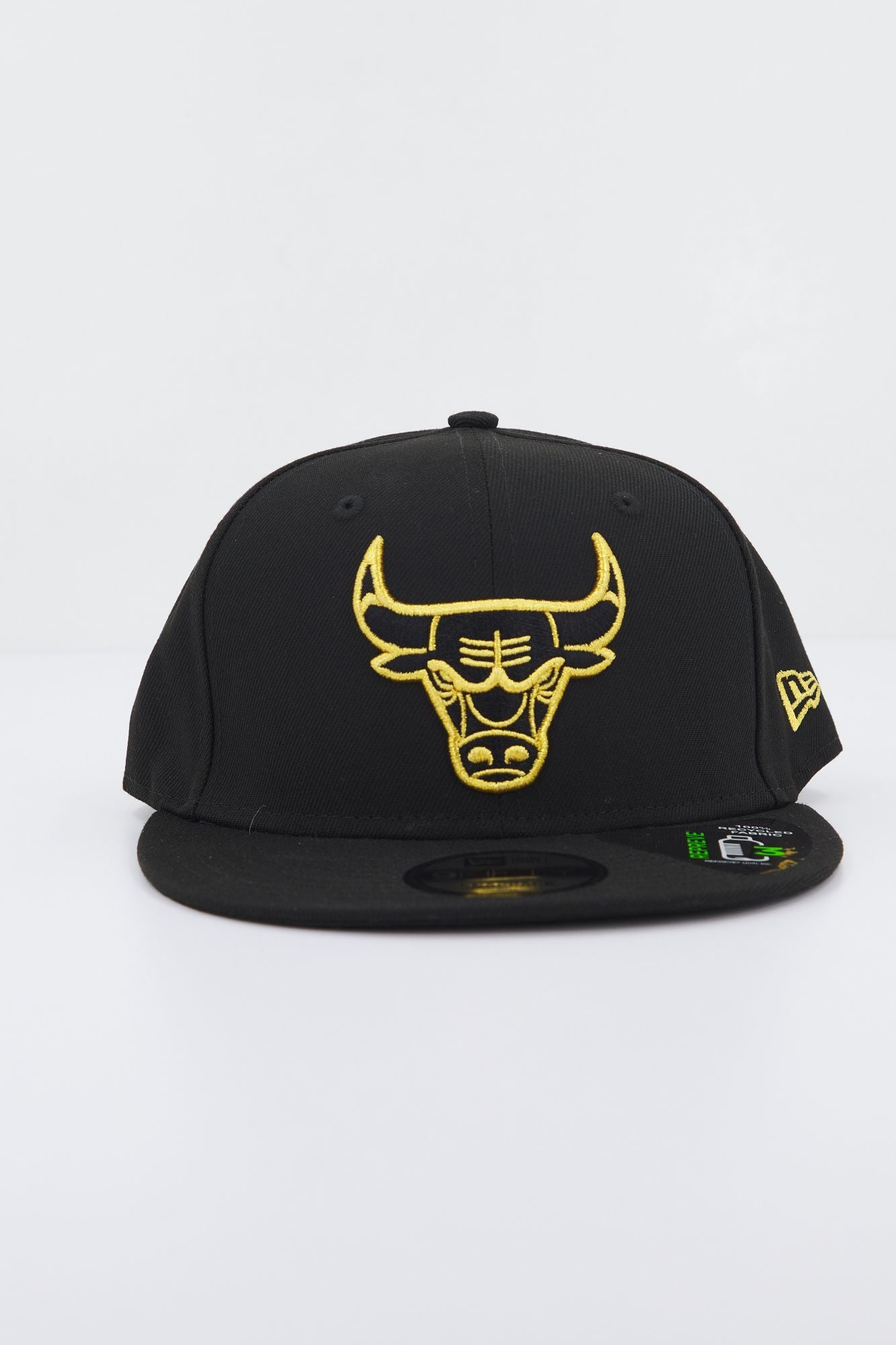 NEW ERA METALLIC LOGO 9FIFTY CHIBU en color NEGRO (1)