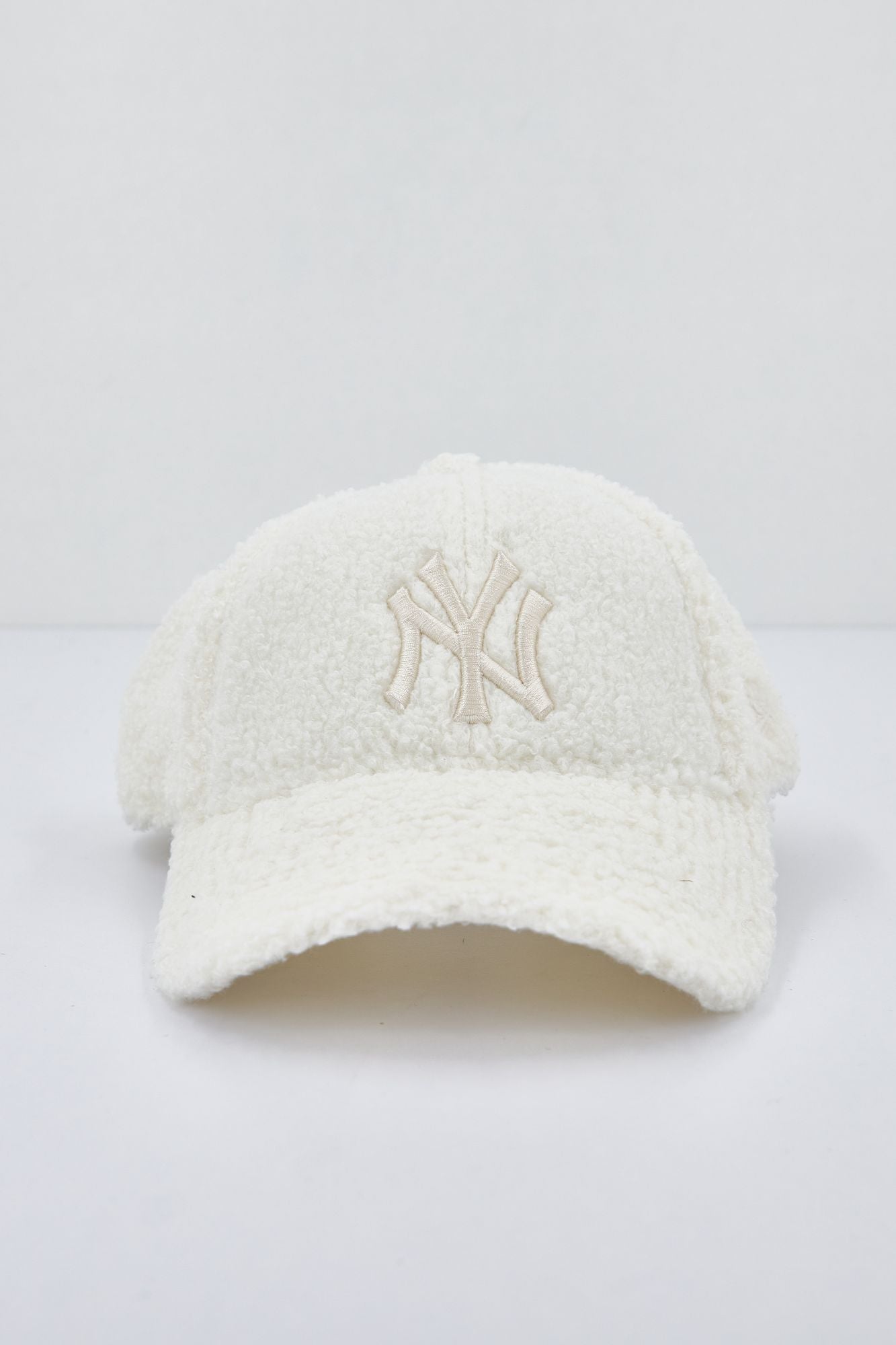 NEW ERA BORG 9FORTY NEYYAN en color BLANCO (1)