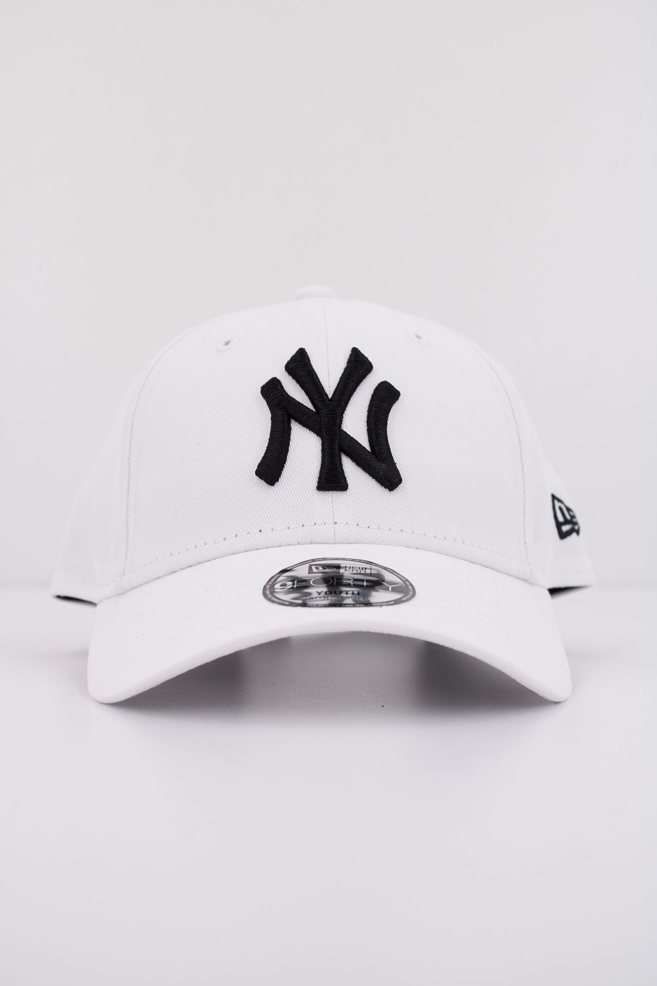 NEW ERA LEAGUE ESSENTI YOUTH en color BLANCO (1)