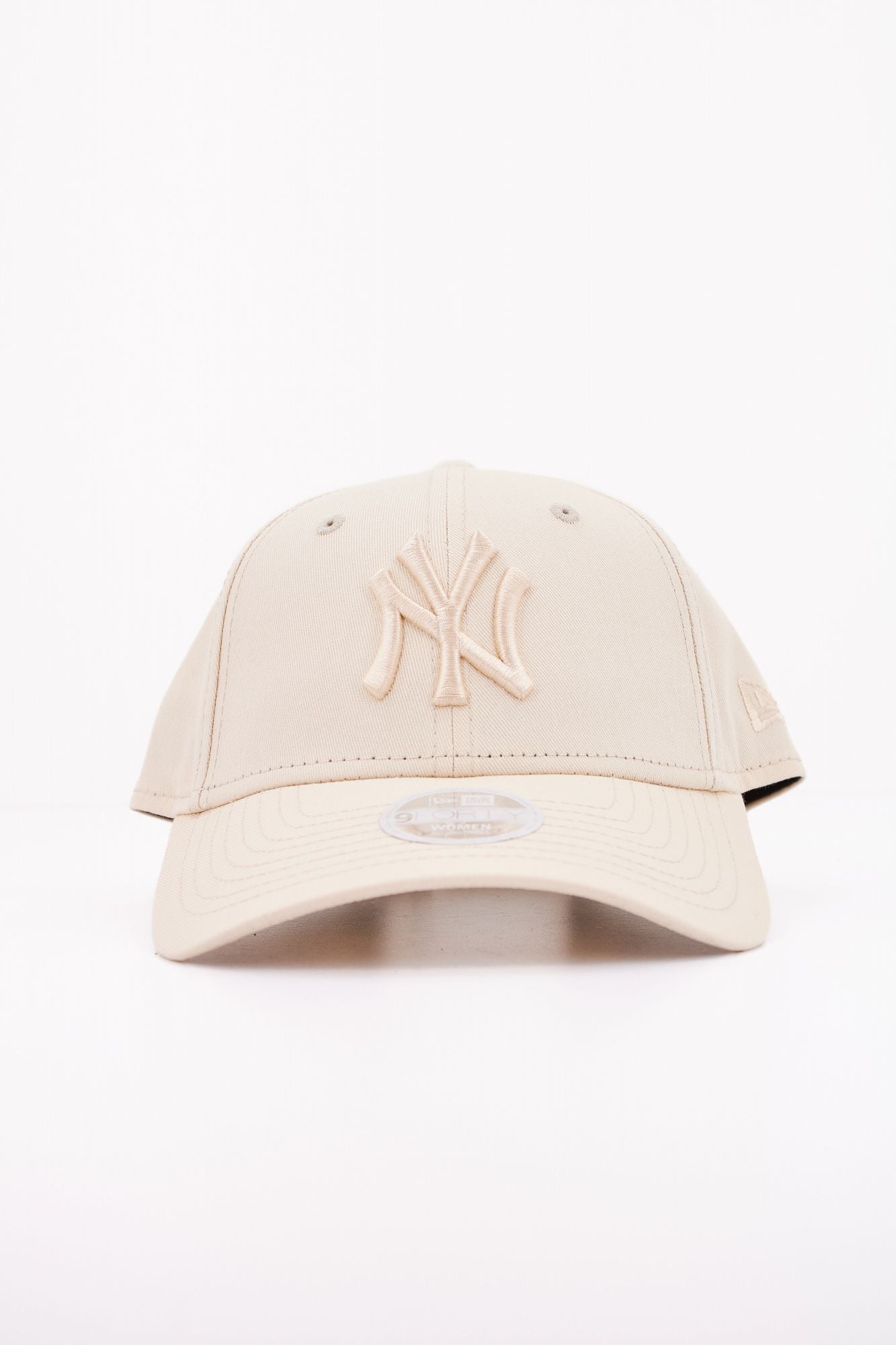 NEW ERA WMNS TONAL 9FORTY en color BEIS (1)