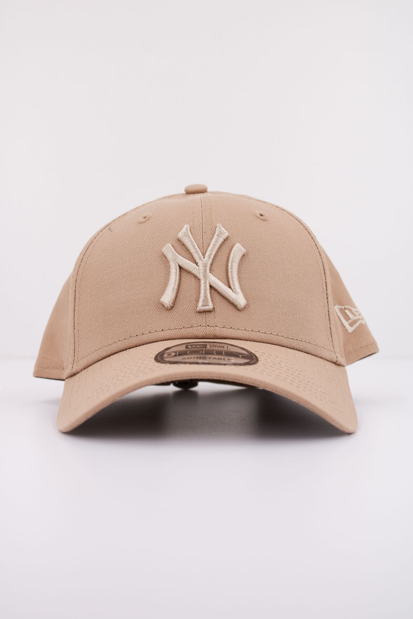 NEW ERA LEAGUE ESSENTIAL 9F OSFM en color BEIS (1)