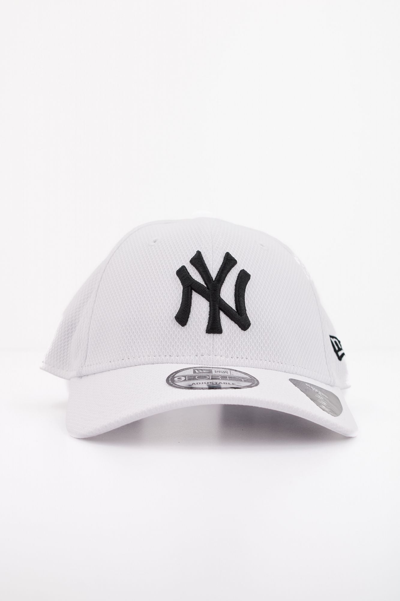 NEW ERA DIAMND ERA ESS en color BLANCO (1)