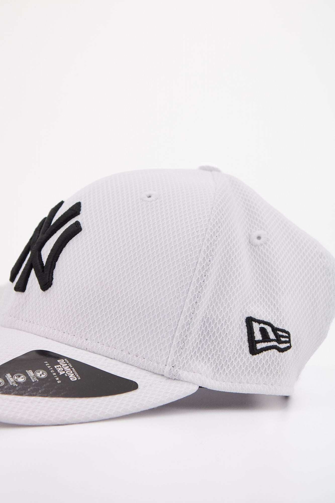 NEW ERA DIAMND ERA ESS en color BLANCO (4)
