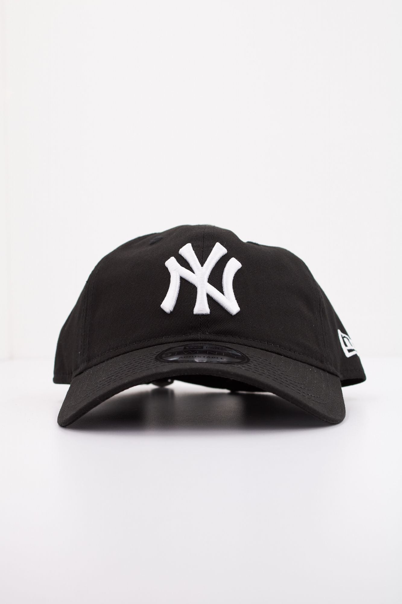 NEW ERA LEAGUE ESS 9TWENTY en color NEGRO (1)