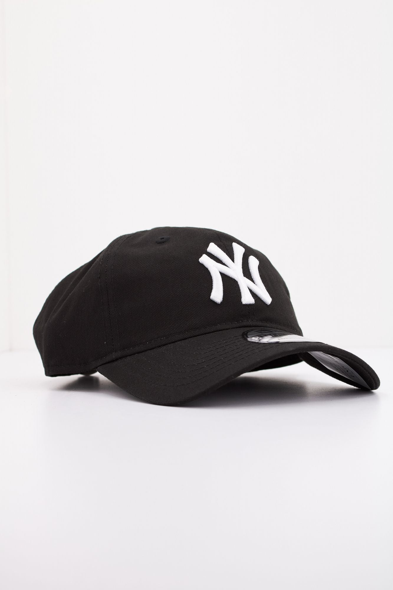 NEW ERA LEAGUE ESS 9TWENTY en color NEGRO (2)