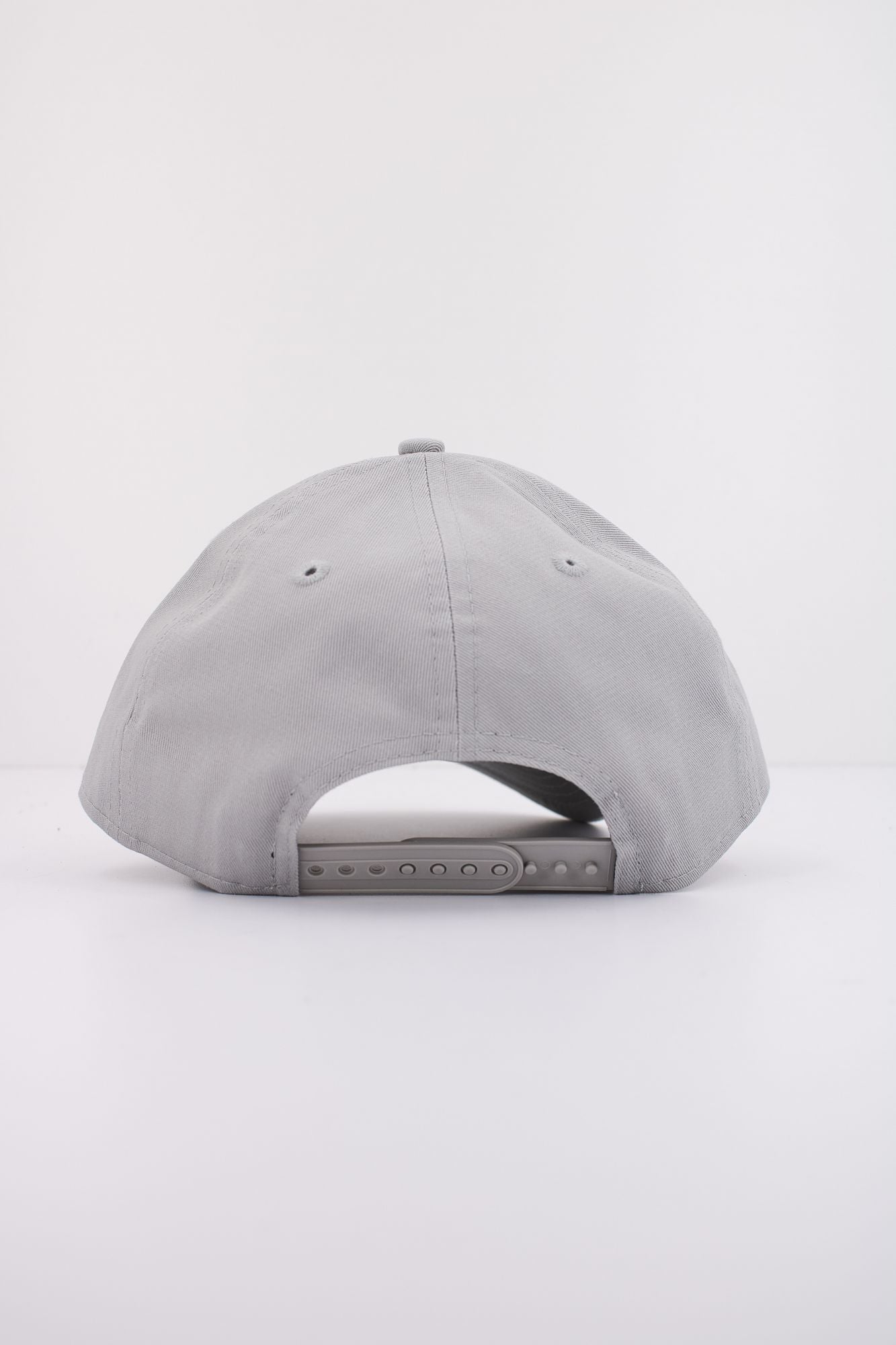 NEW ERA ESSENTIAL 9FORTY 00 OSFM en color GRIS (3)