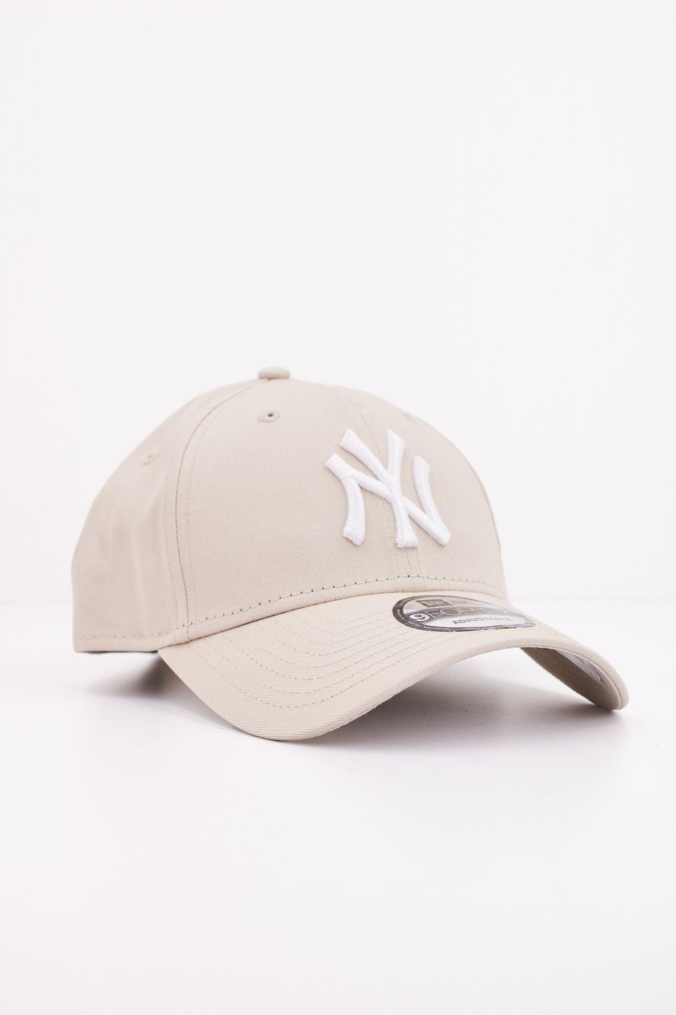 NEW ERA NOS LEAGUE ESS en color BEIS (2)